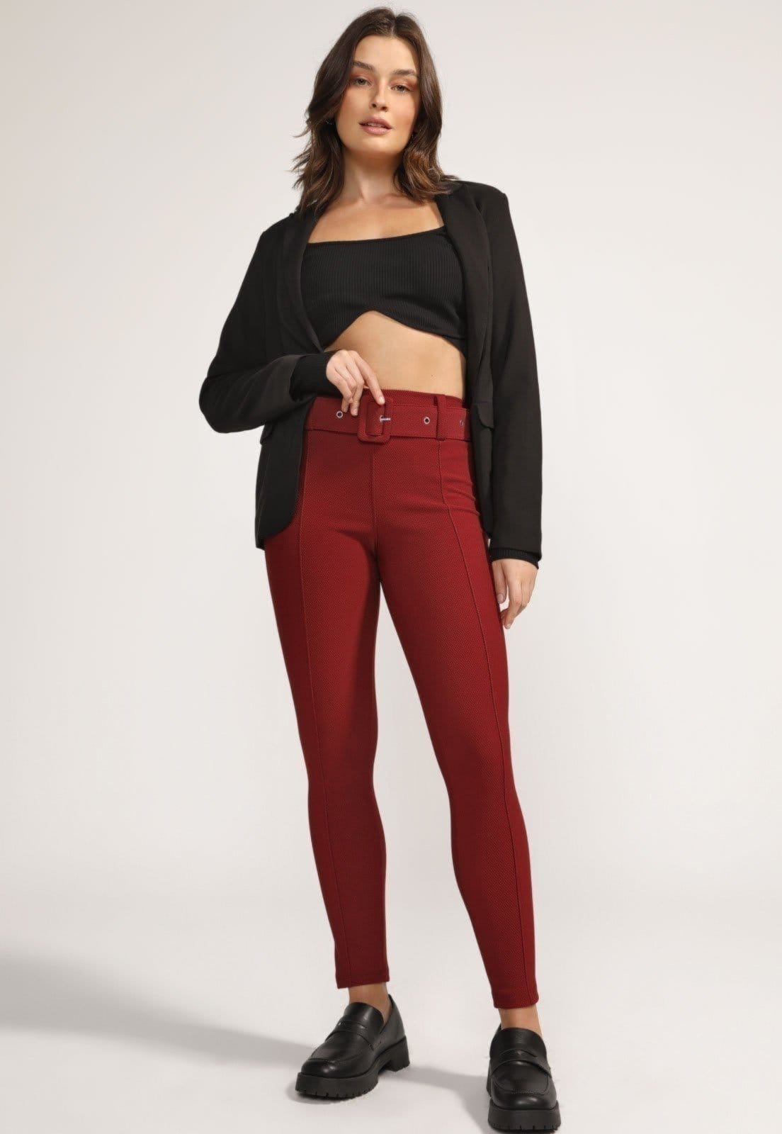 Vista 2 Calça Alfaiataria D Bell Outlet Fashion Com Cinto Marsala D BELL OUTLET FASHION vinho
