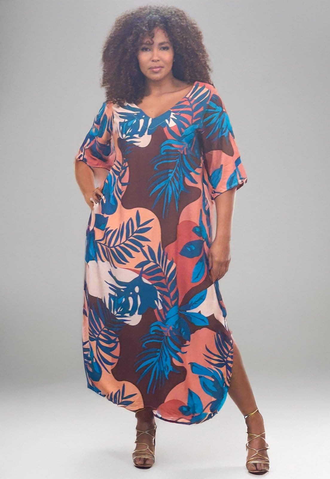 Vestido Cabanafree Midi Abapã Plano com Bolso Estampa Urban Jungle