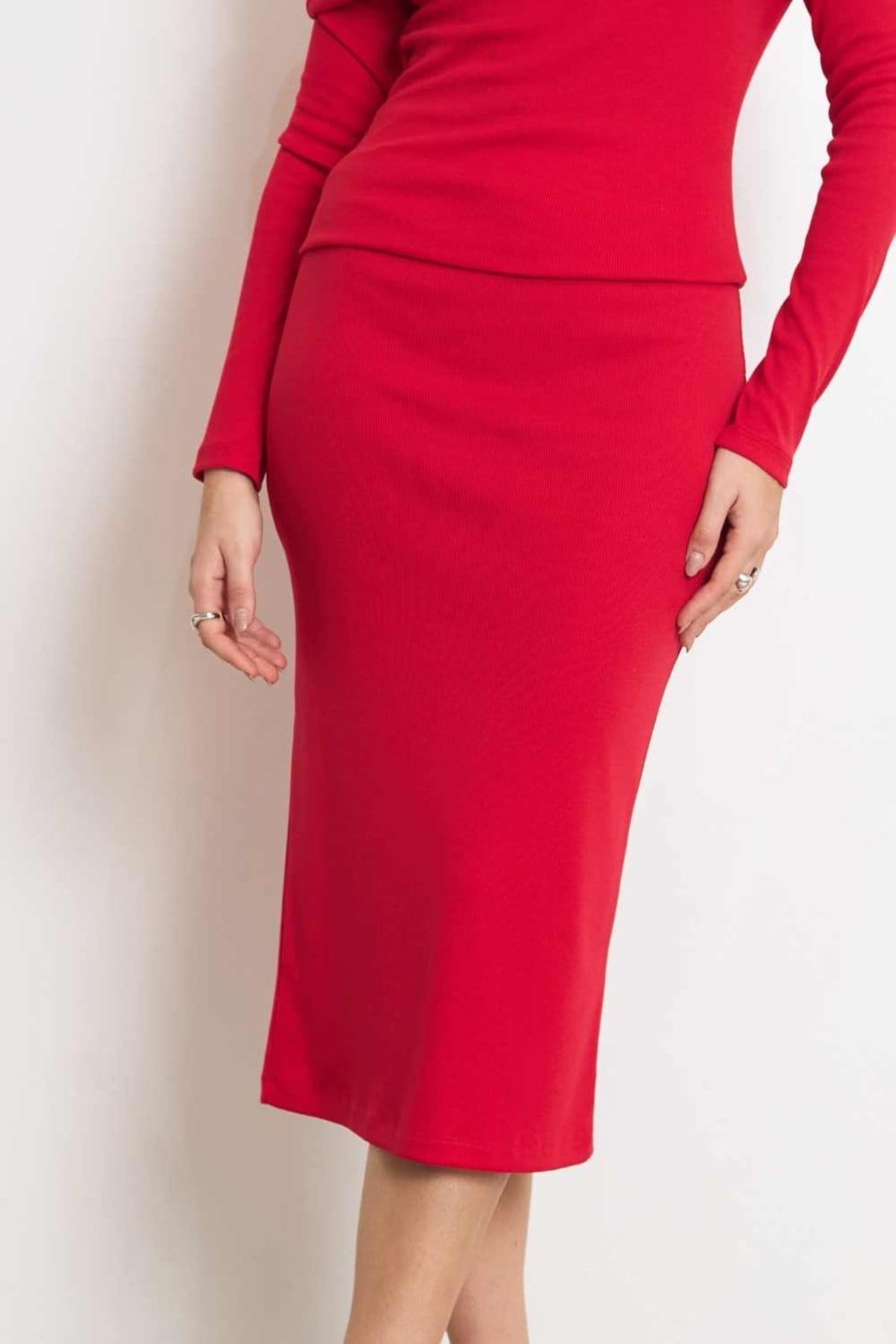 Saia Vanibele Midi Vermelha