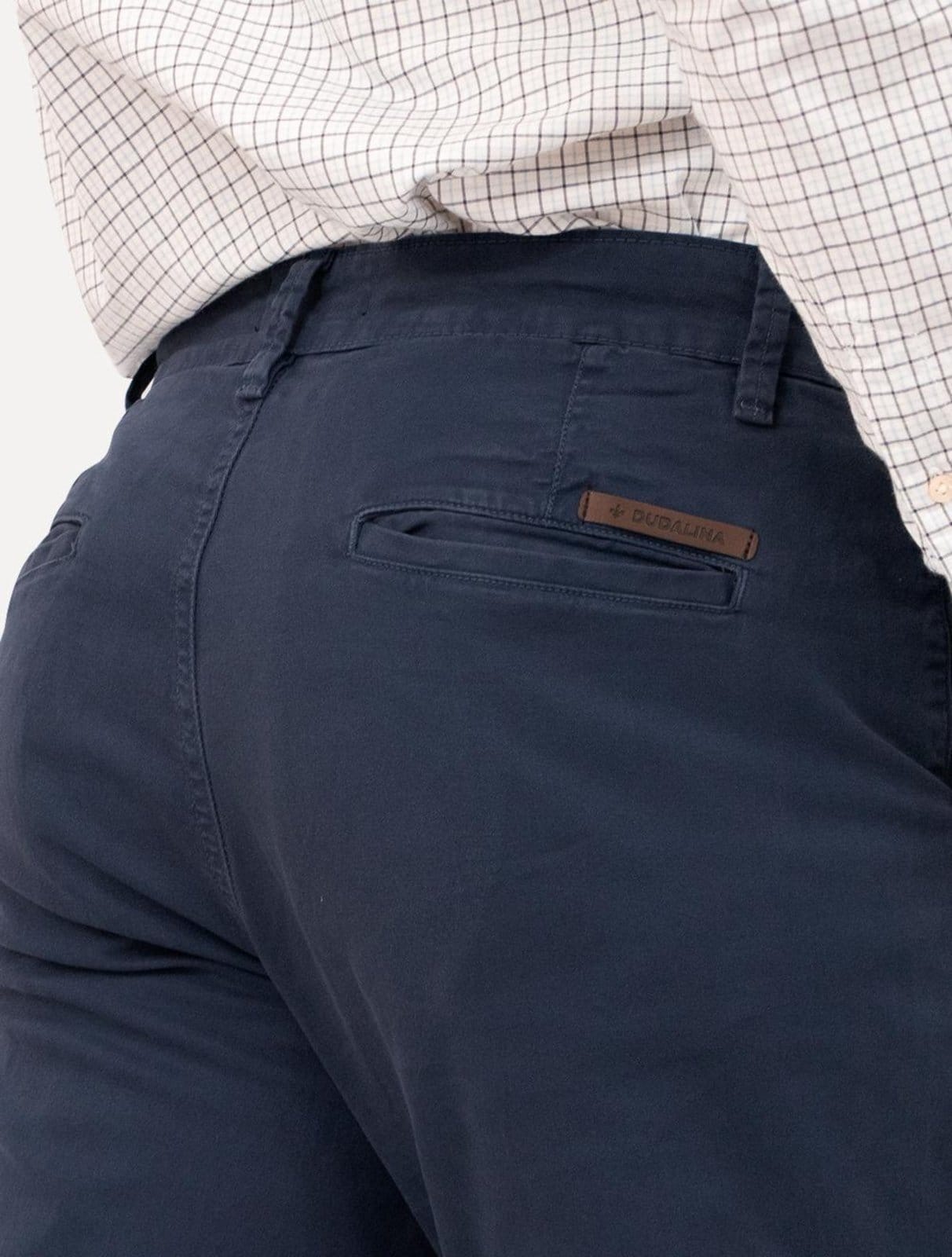 Vista 2 Calça Dudalina Masculina Sarja Slim Faca Metal Color Marinho Dudalina azul