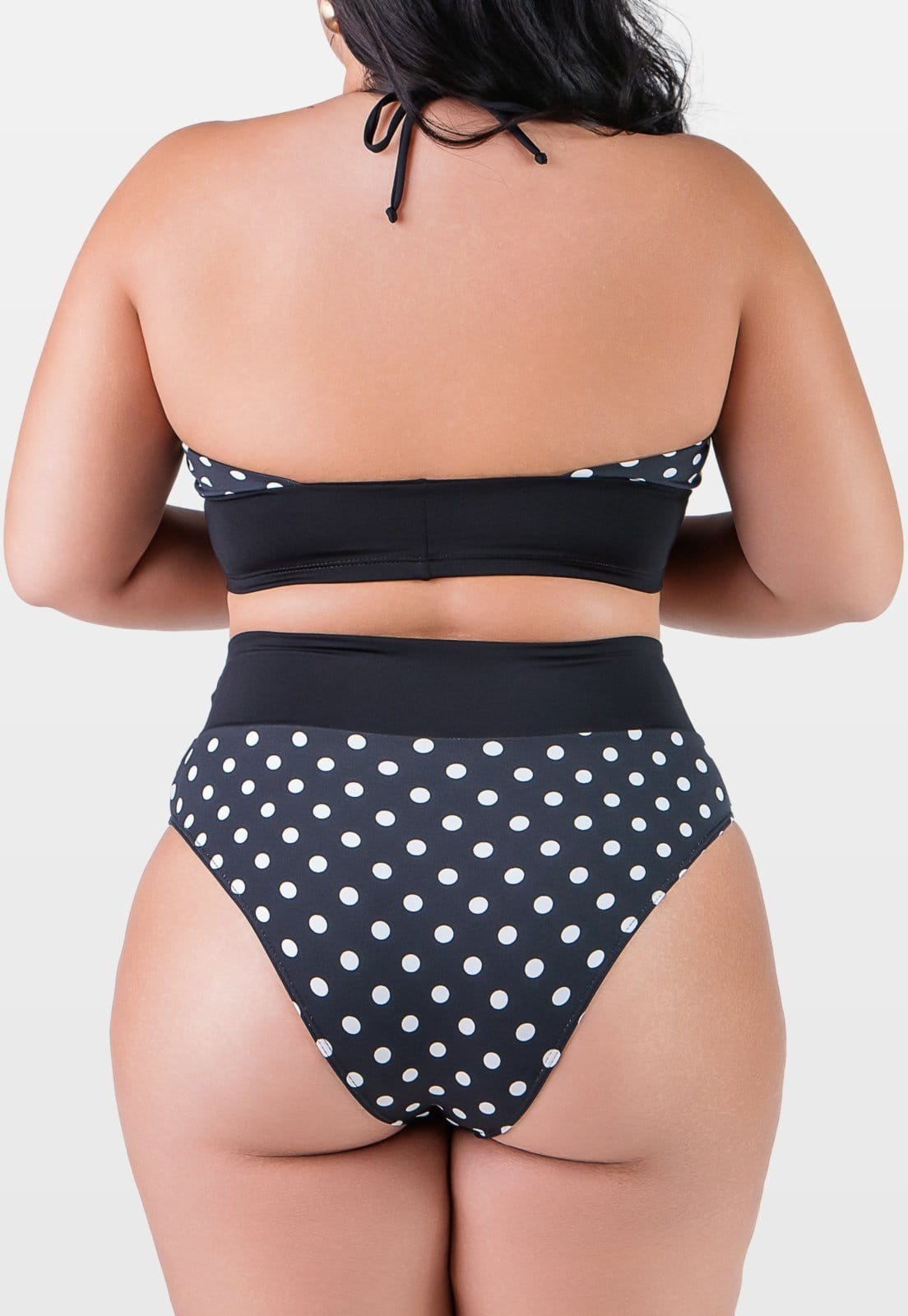 Vista 2 Biquíni Summer Soul Frente Única Hot Pants Plus Size Poá Summer Soul poás/preto