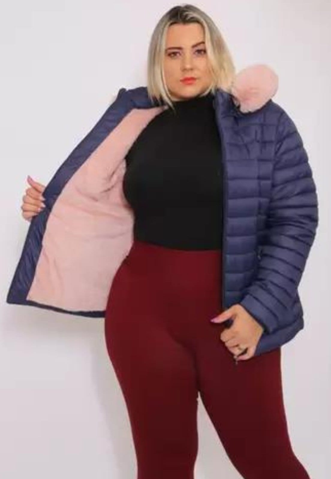 Vista 2 Jaqueta Plus Size para Inverno Bobojaco Nylon Capuz Removível com Rosa Cia do Vestido azul