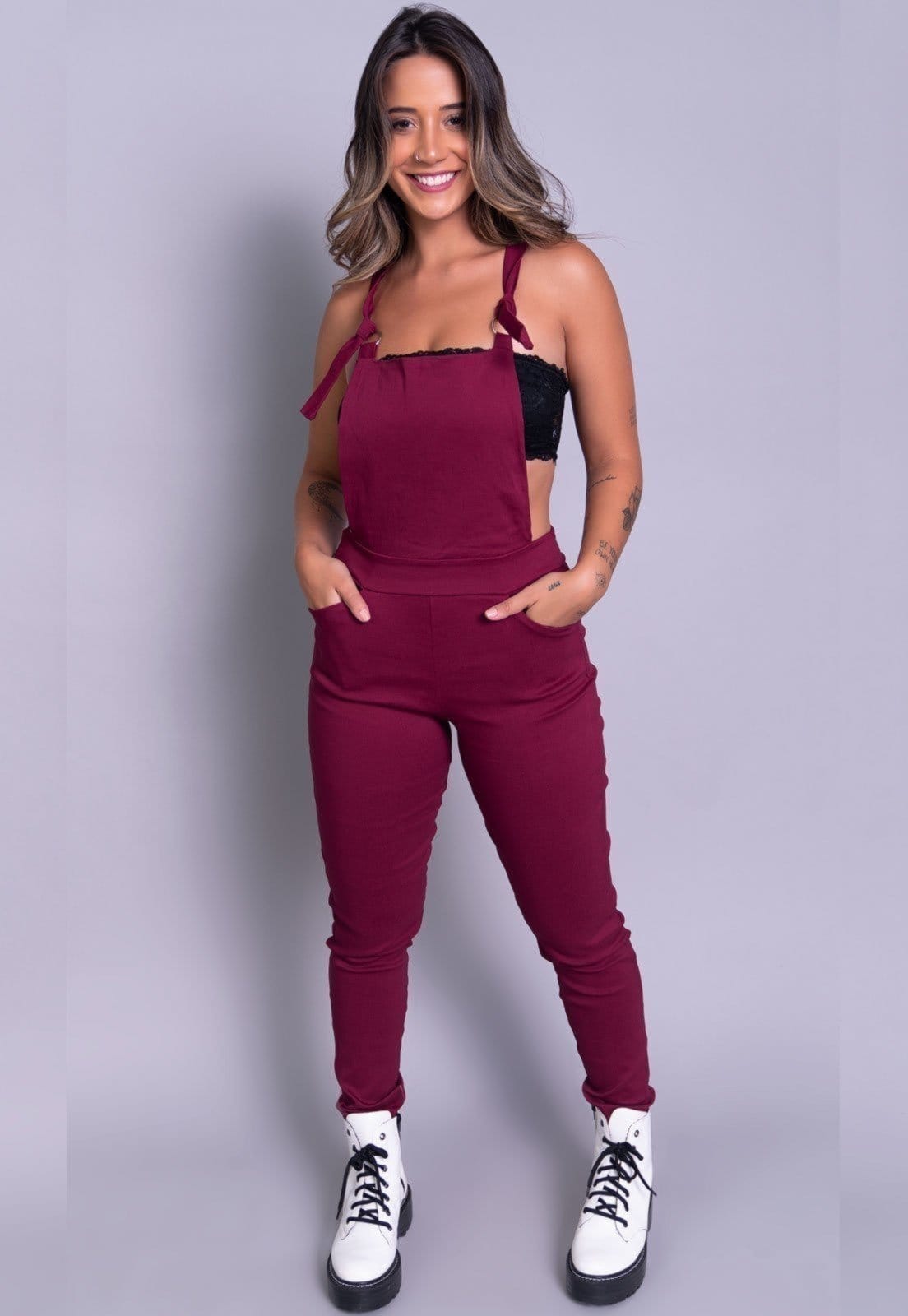 Macacão Jardineira Vekyo Bengaline