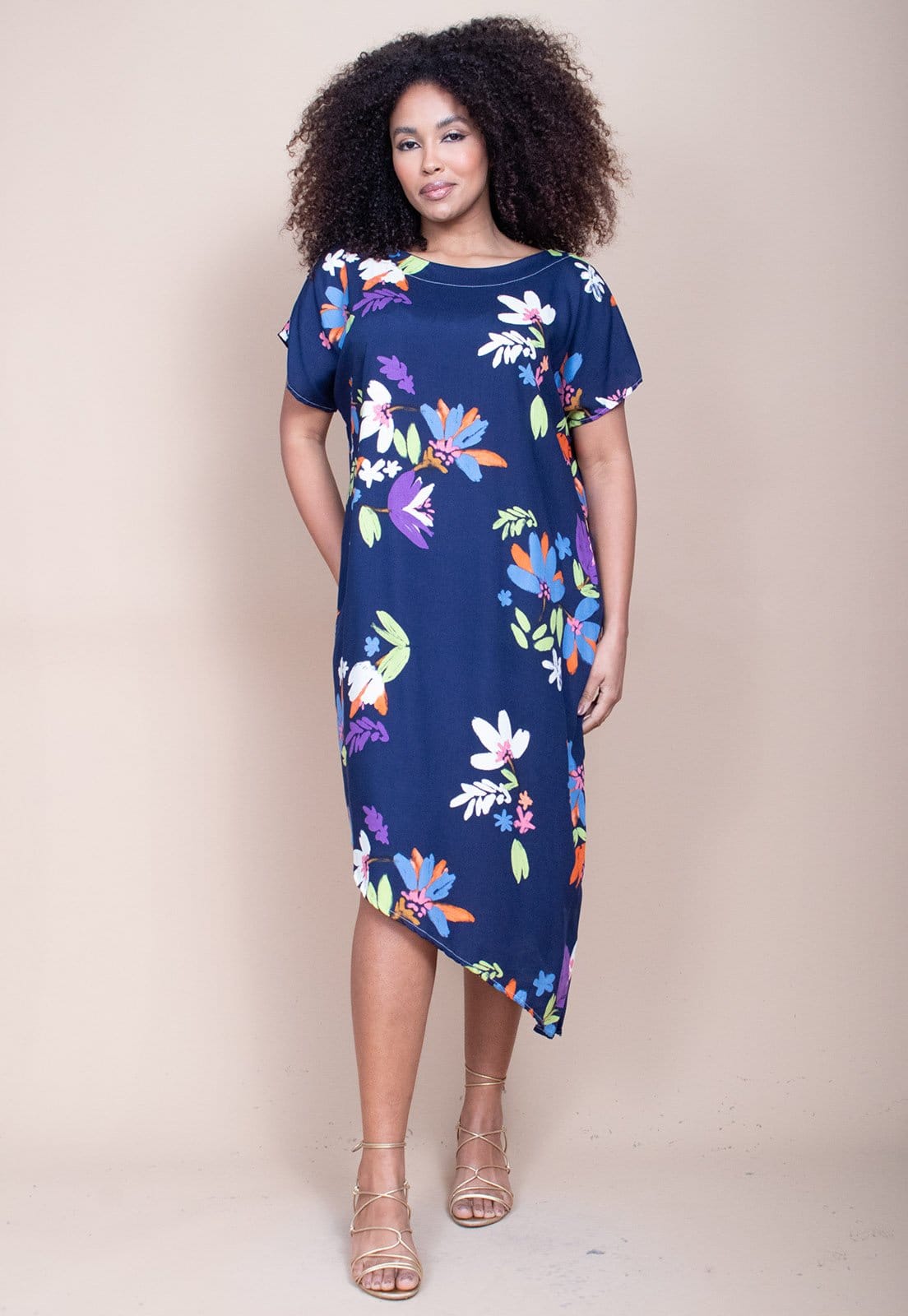 Vista 2 Vestido Cabanafree Midi Plano Estampa Festa das Flores Azul Cabanafree branco/estampado/roxo azul