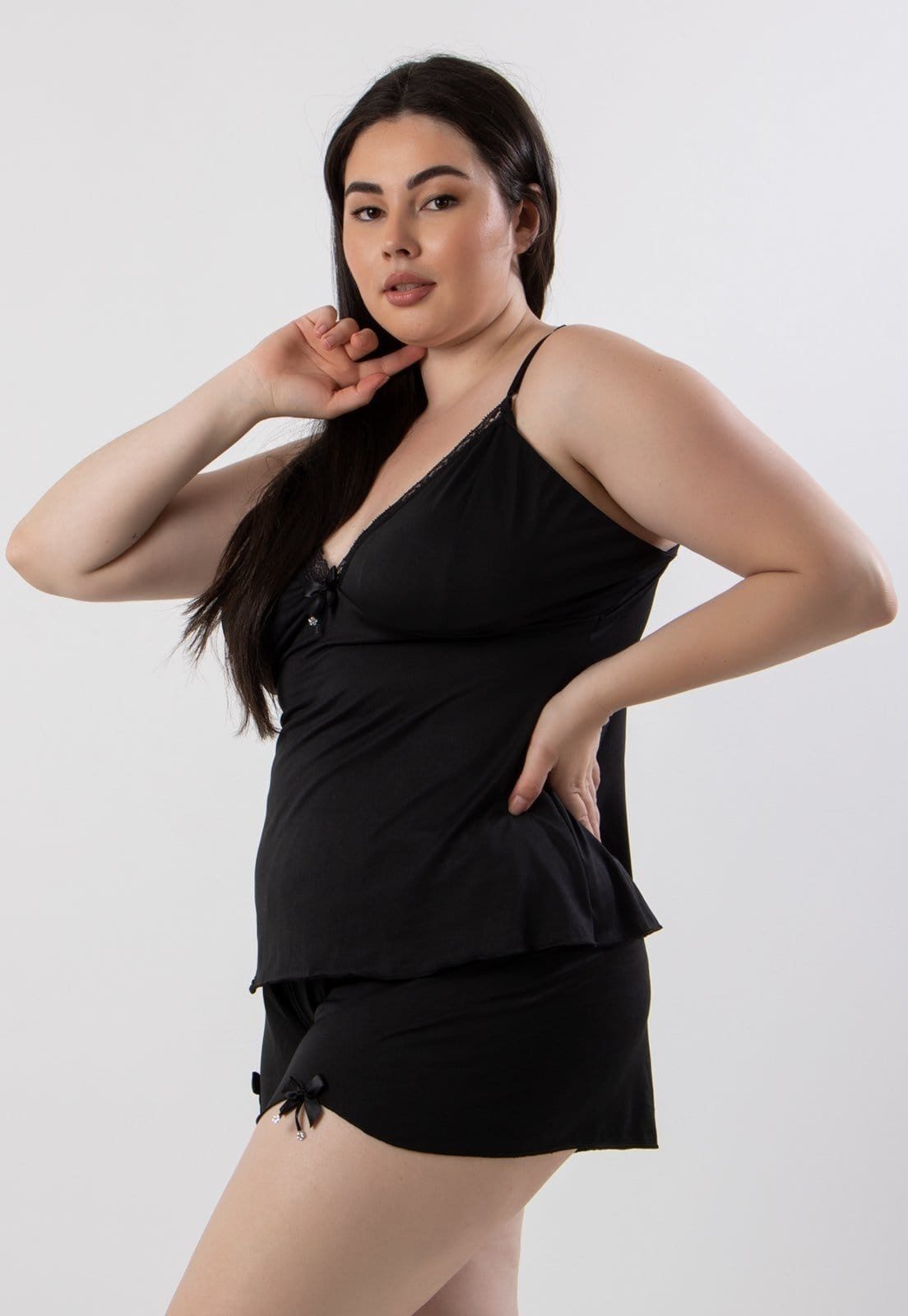 Vista 2 Baby Doll Plus Size Liganete Liso Detalhe em Renda e Lacinho Diluxo preto