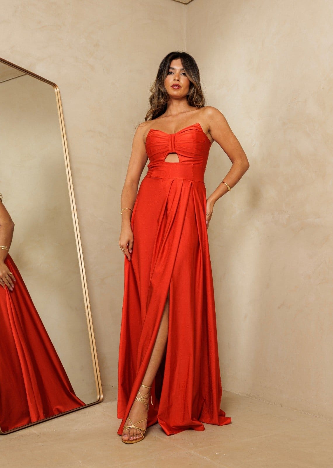 Vestido Longo de Festa Tomara que Caia Decote Borboleta Madrinhas com Fenda Borbélly Cia do Vestido Terracota Castanho