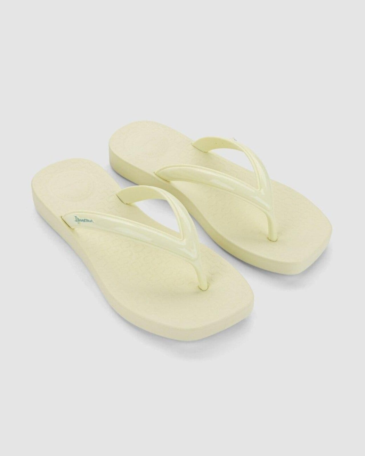 Vista 2 Chinelo Feminino Ipanema Pluma Ipanema bege