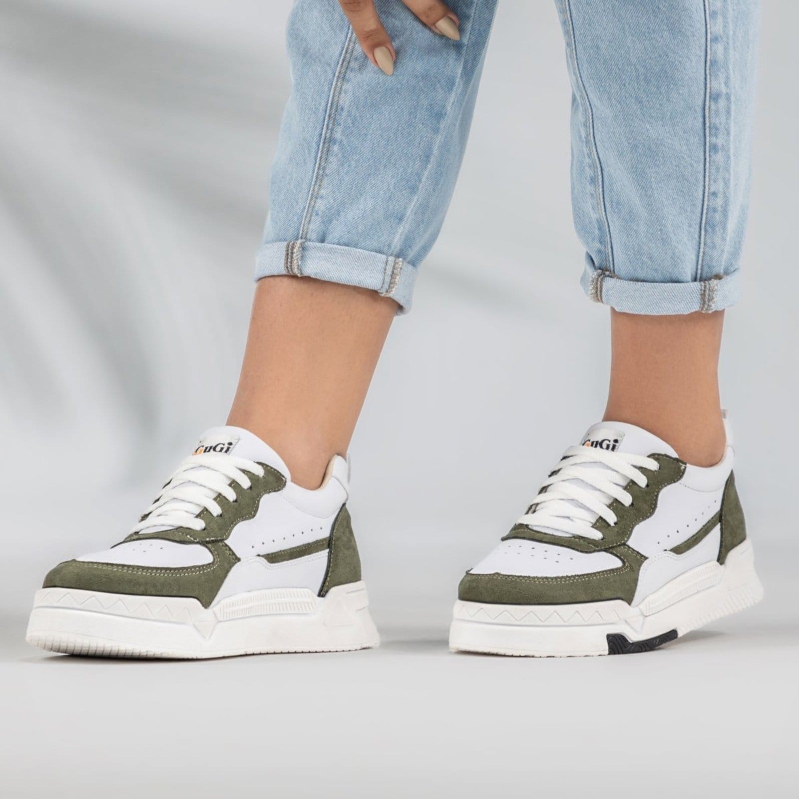 Tênis Sneaker Jade Casual GuGi Com Detalhes Em Camurça 623-GG