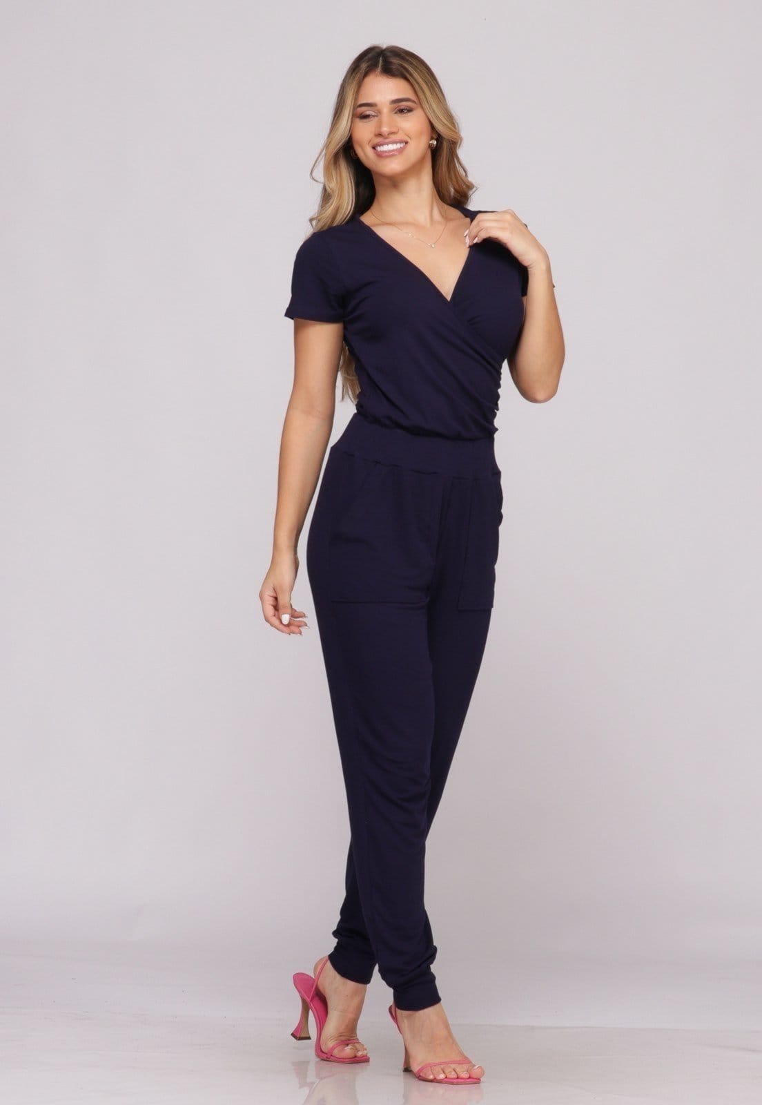 Vista 2 Macacão Punho na Barra Manga Curta e Bolsos B’Bonnie Angel Marinho B'Bonnie azul marinho