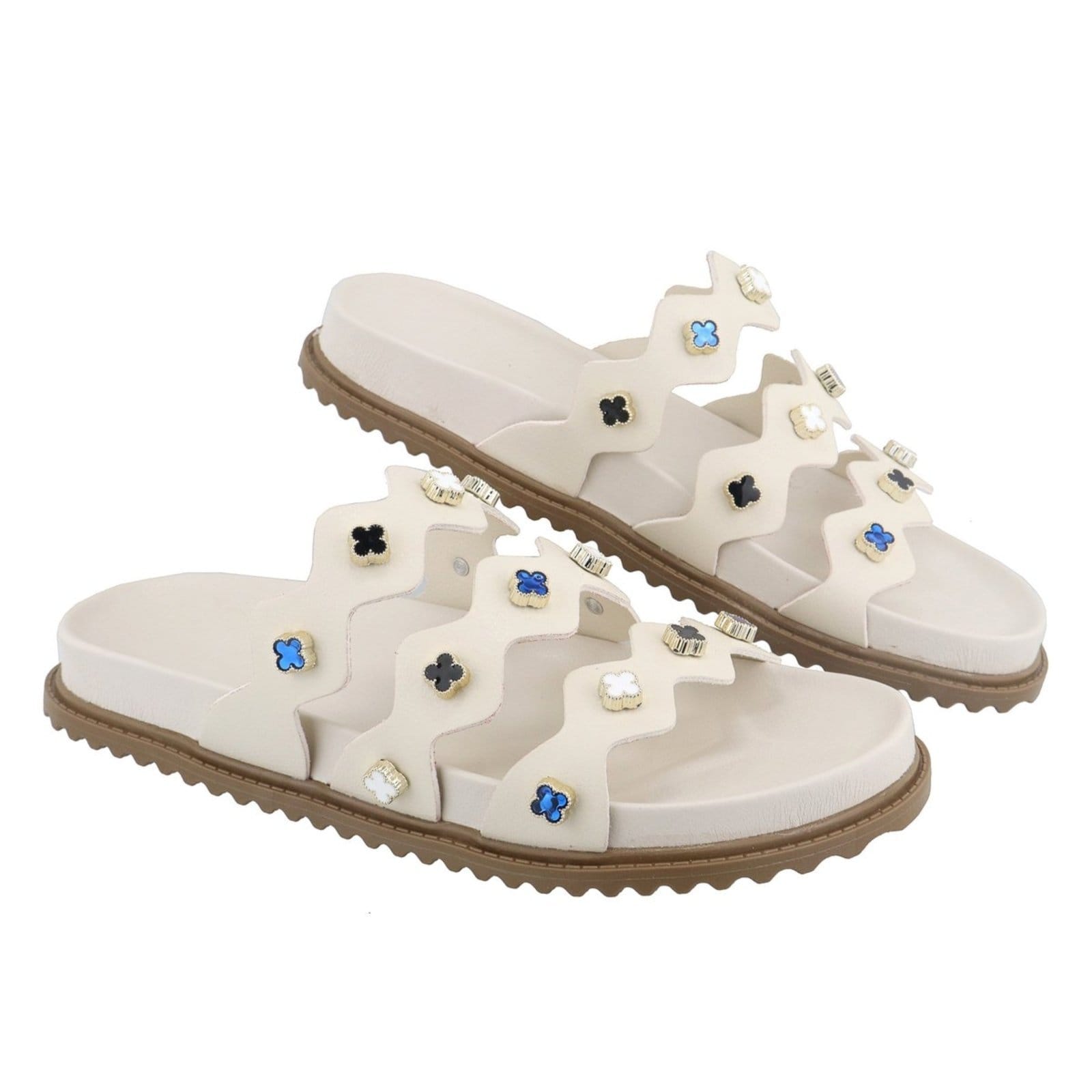 Vista 2 Papete Rasteira Feminina Paula B Com Aplicações de Trevos Em Tiras Onduladas Palmilha Confort Off White PAULA B off-white white