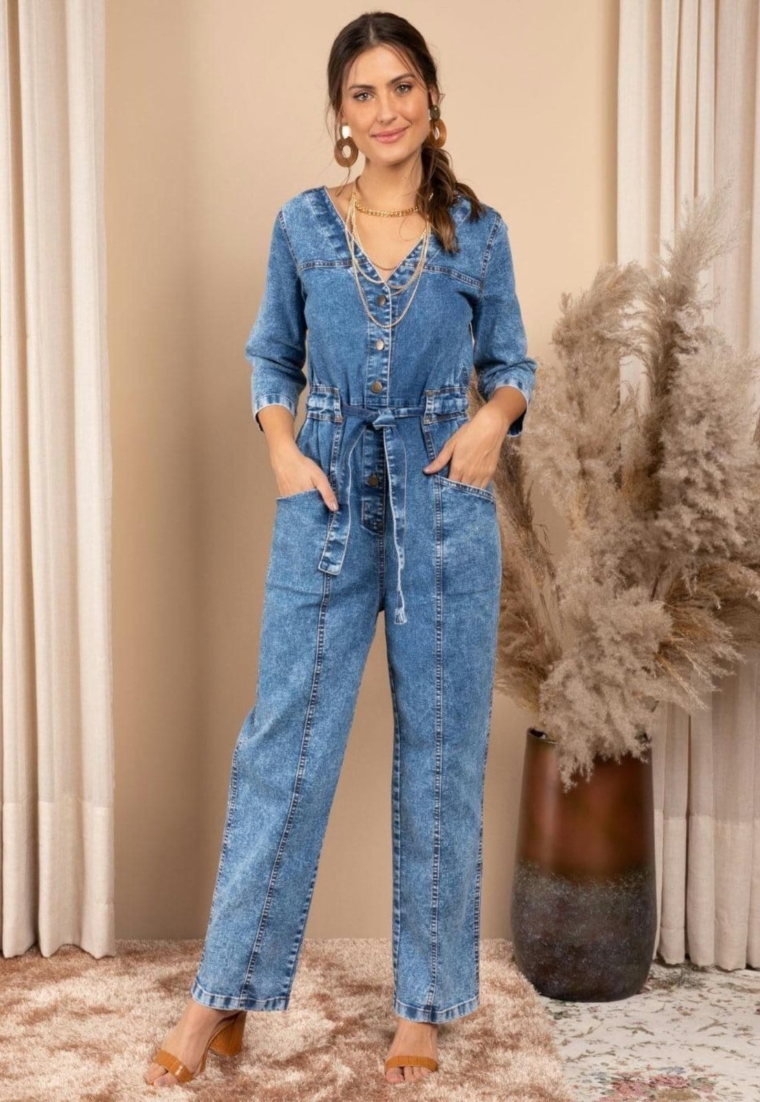 Macacão Cintura Ajustável E Bolsos