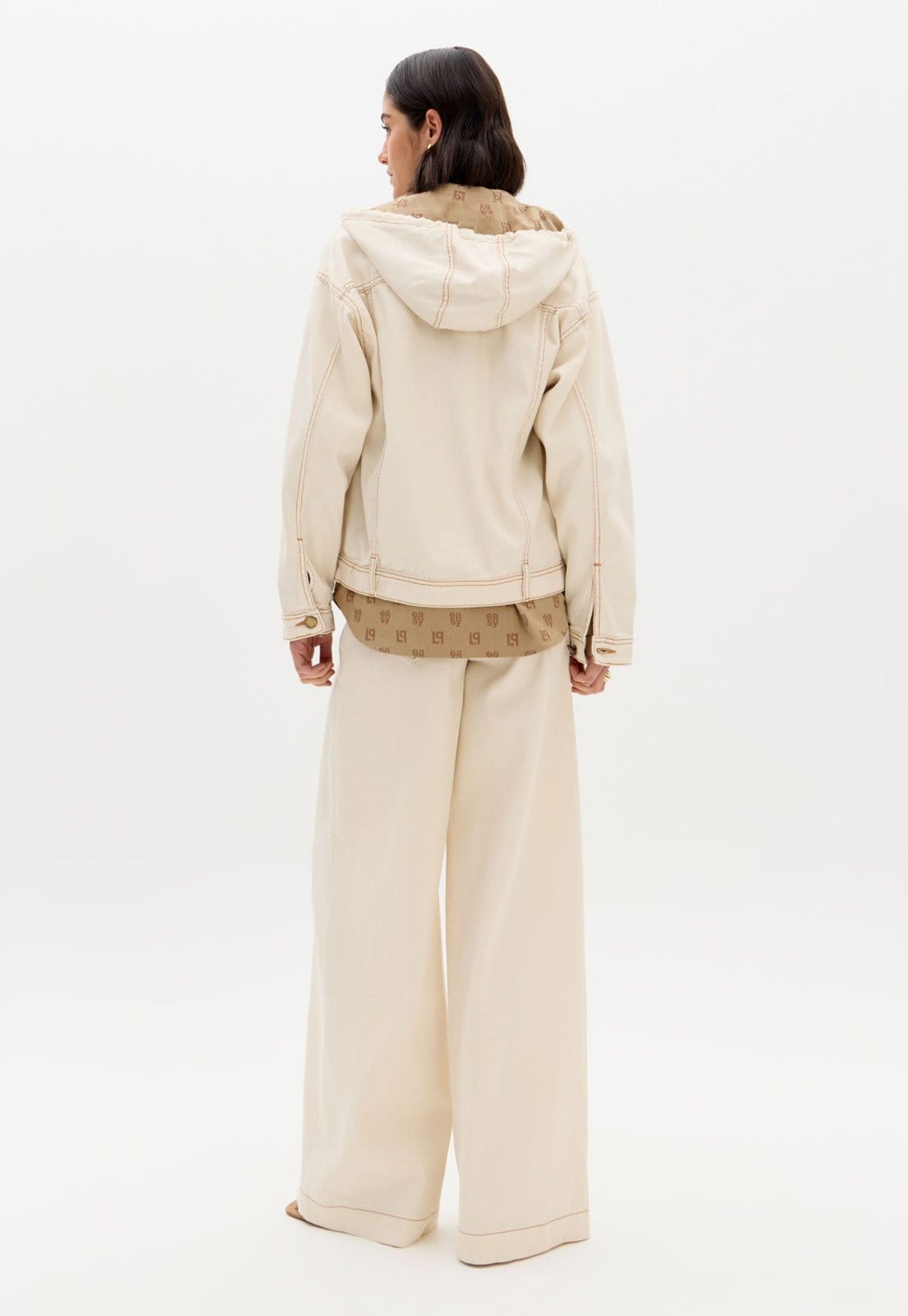 Vista 2 Calça Feminina Lança Perfume Pantalona Off-White Lança Perfume off-white white