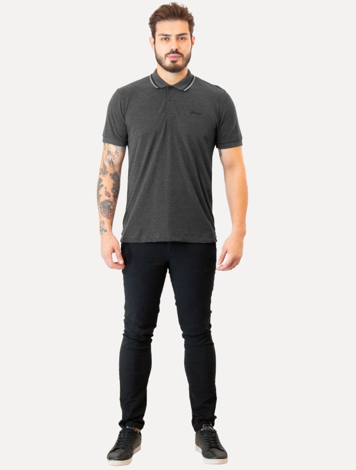 Vista 2 Polo Guess Masculina Piquet Friso Bordado Cursivo Escuro Mescla Guess cinza