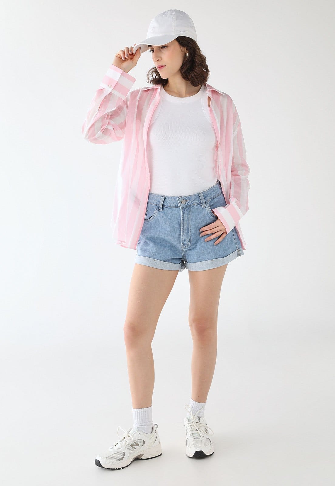 Vista 2 Shorts Jeans Feminino Billabong Get Low Short Claro Billabong azul