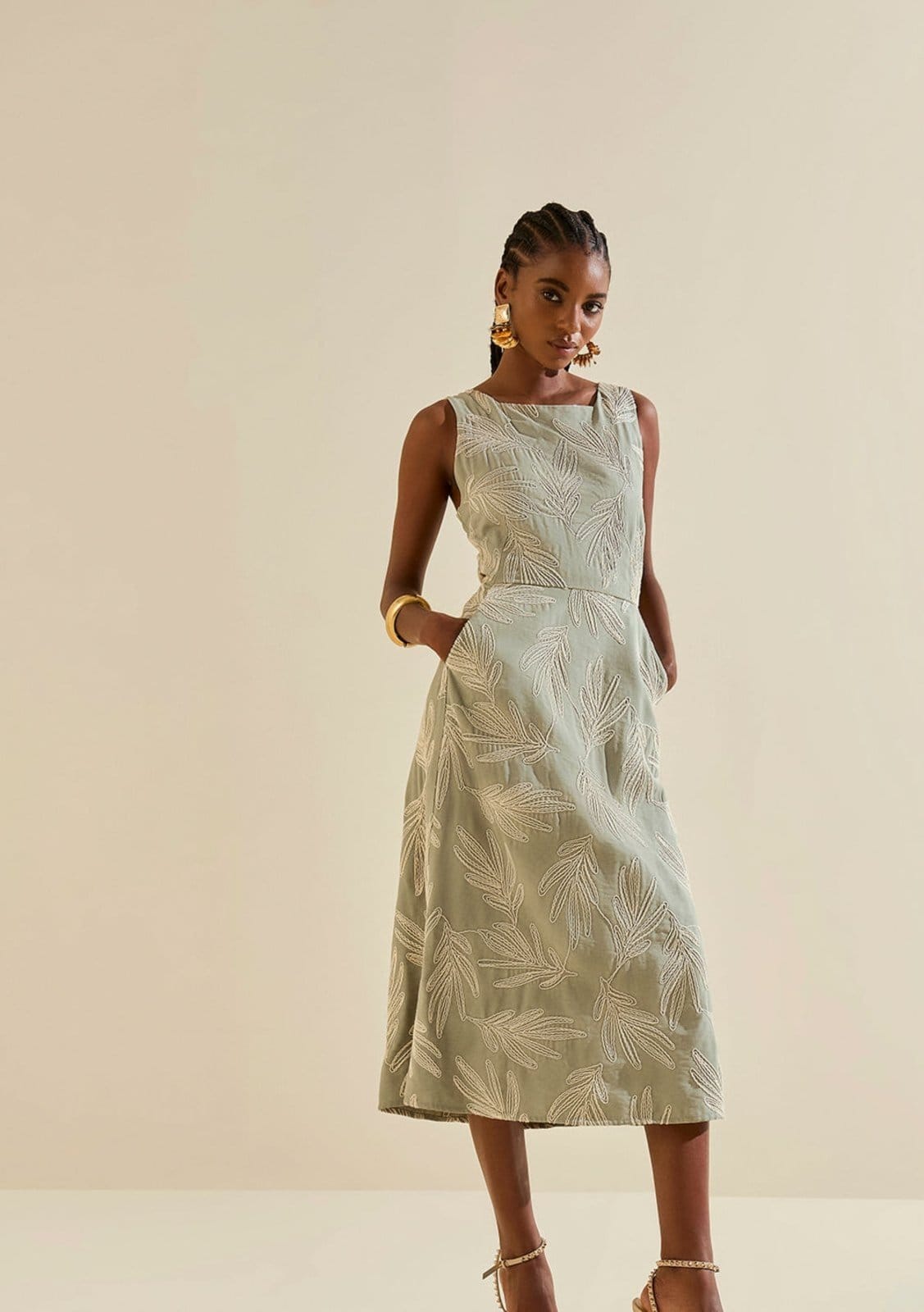 Vestido Morena Rosa Ajustado Decote Reto Com Alça Midi Verde