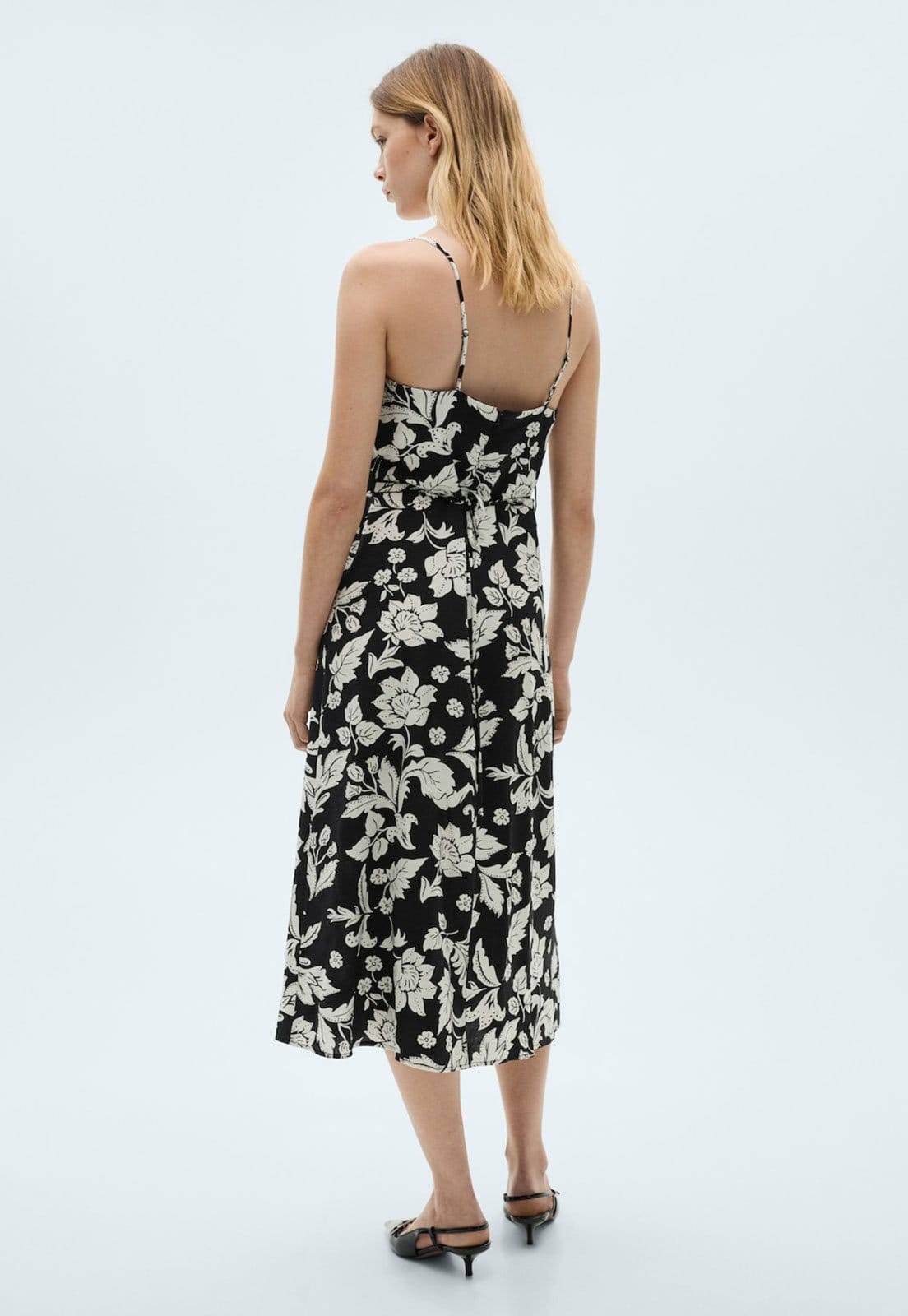 Vista 2 Vestido Mango Midi Preto Mango floral