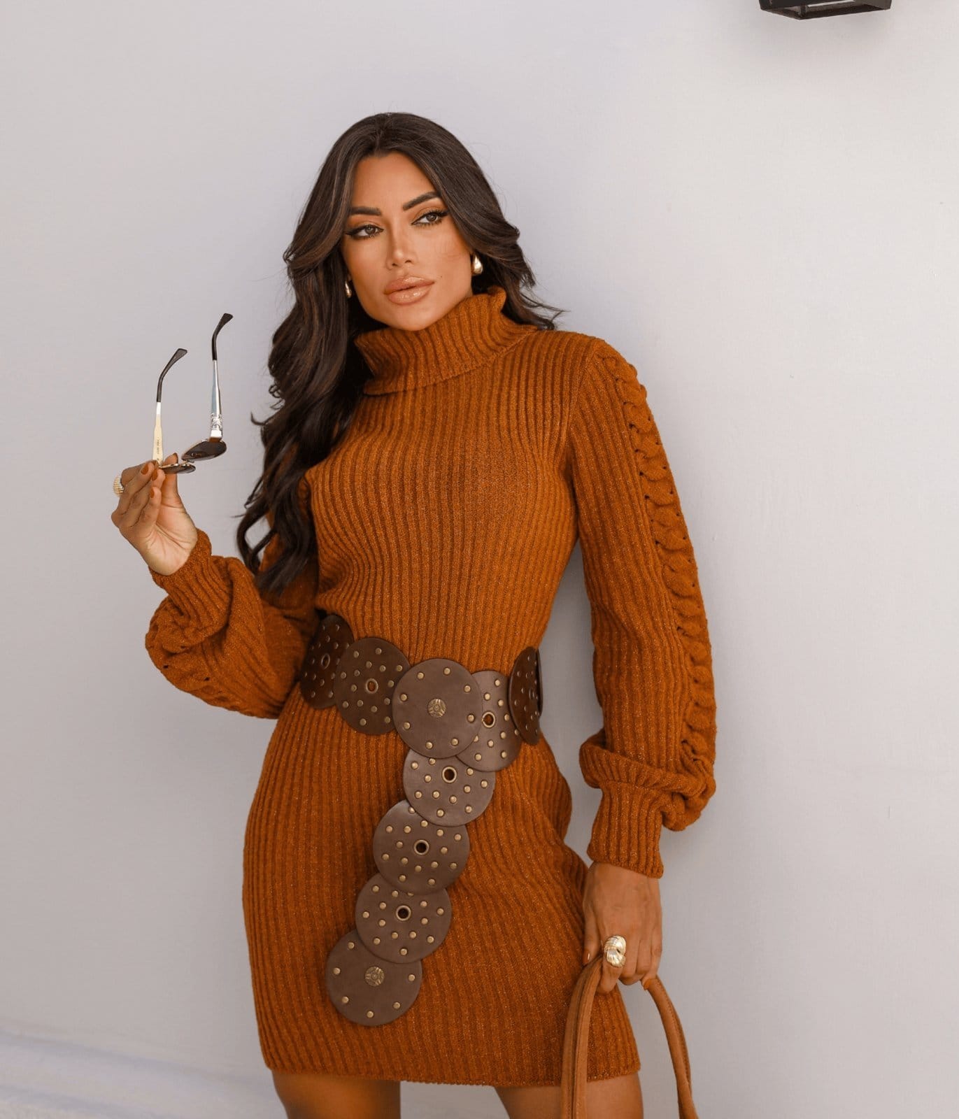 Vista 2 Vestido Mousse Cherry Line Tricô Manga Longa Bufante Lurex Ferrugem Cherry Line bronze