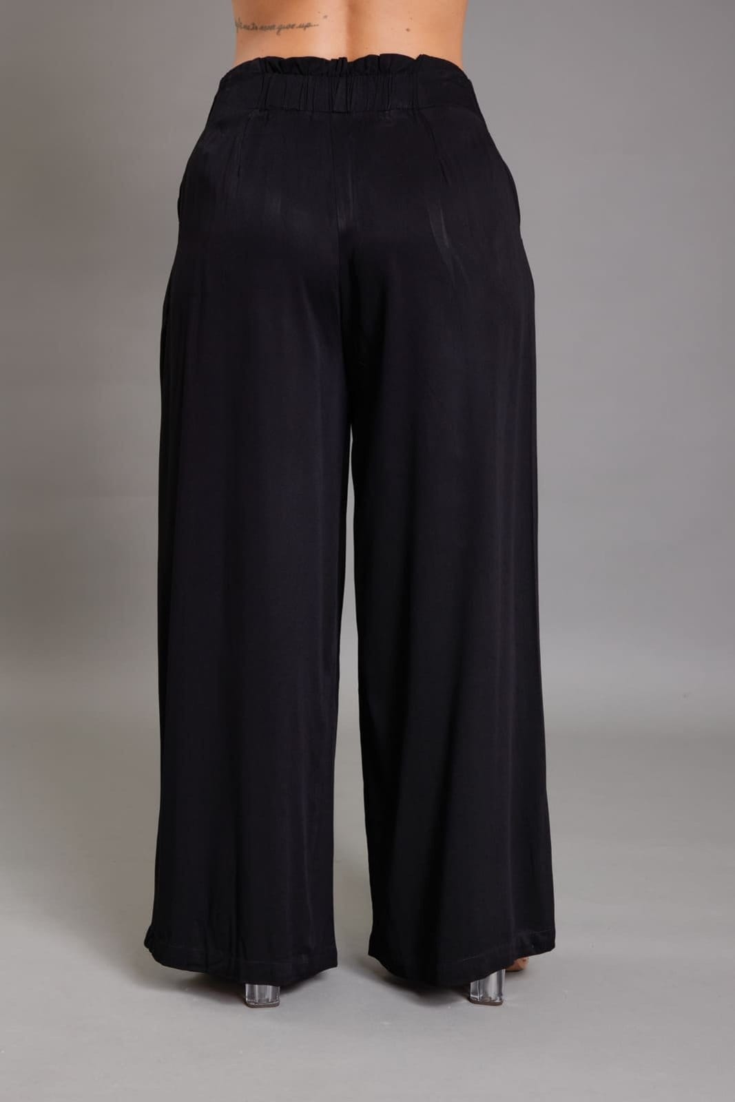 Vista 2 Calça Pantalona Preta Feminina em Viscose Lemier Collection LEMIER preto