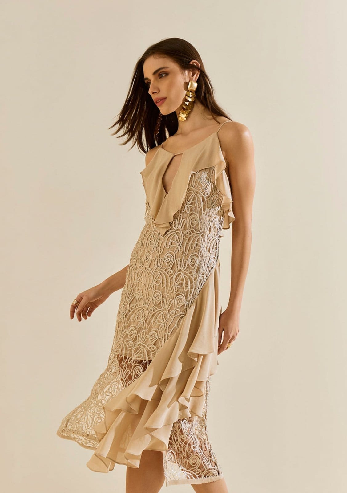 Vestido Morena Rosa Solto Decote V Com Alça Midi Bege