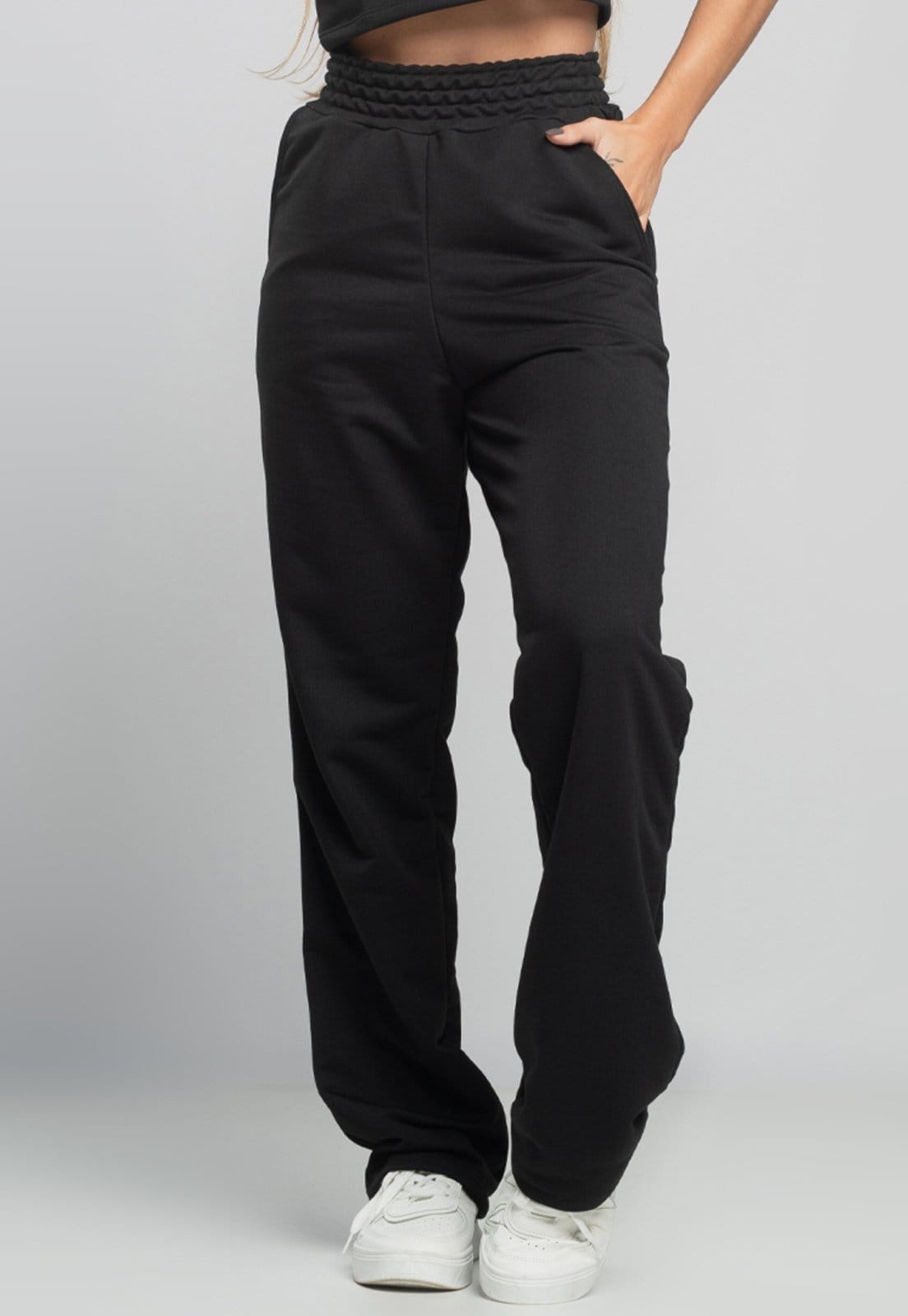 Vista 2 Calça MVB Modas Wide Leg Pantalona Franzida Boca de Sino Moletinho Mvb Modas preto