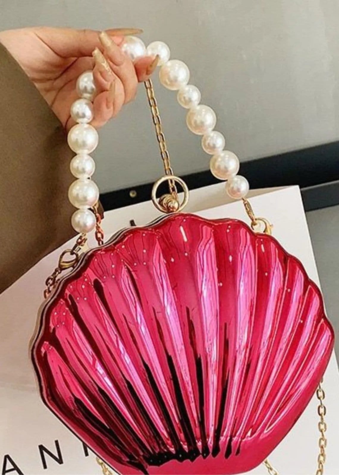 Vista 2 Bolsa Clutch Festa Concha Metal Cia do Vestido Cia do Vestido rosa