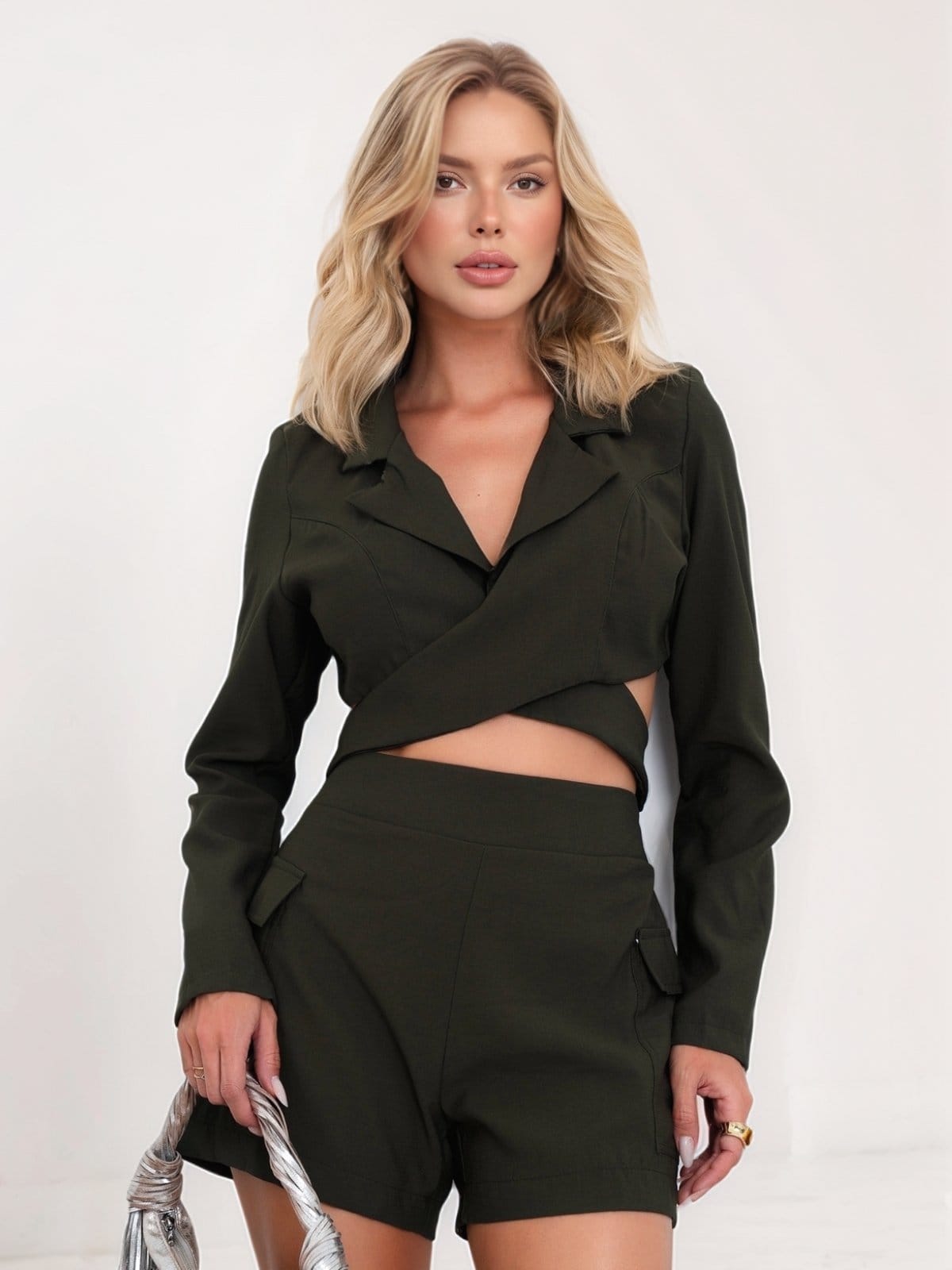 Conjunto Feminino Curto Divina Gata Cropped Manga Longa e Shorts Alfaiataria