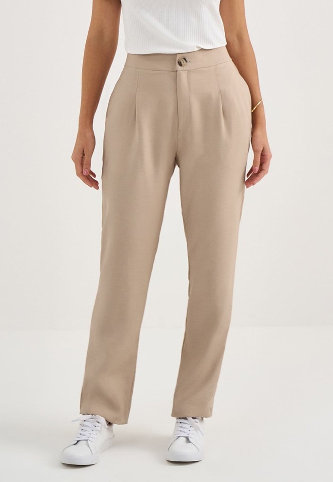 Vista 2 Calça Reta Regular de Alfaiataria em Viscose Dalmira Principessa bege