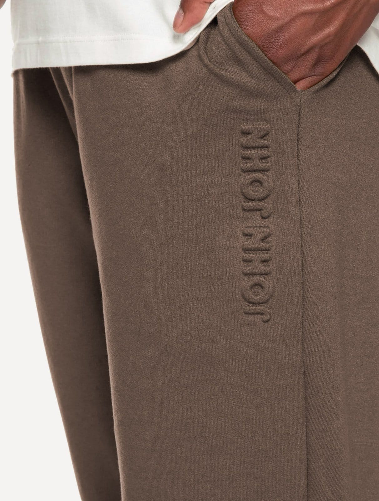 Vista 2 Calça John John Moletom Masculina Embossed John John marrom