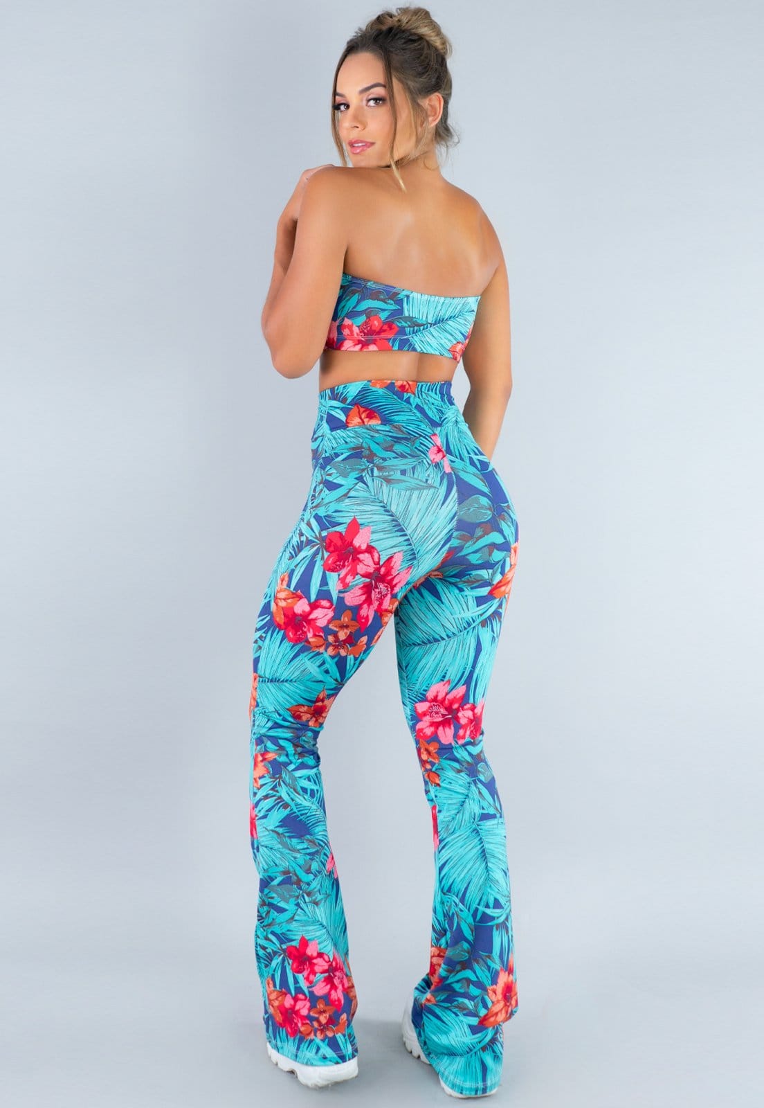 Vista 2 Calça Flare MVB Modas Feminina Pantalona Suplex Lisa Amazônia Mvb Modas azul/estampado/multicolorido/verde