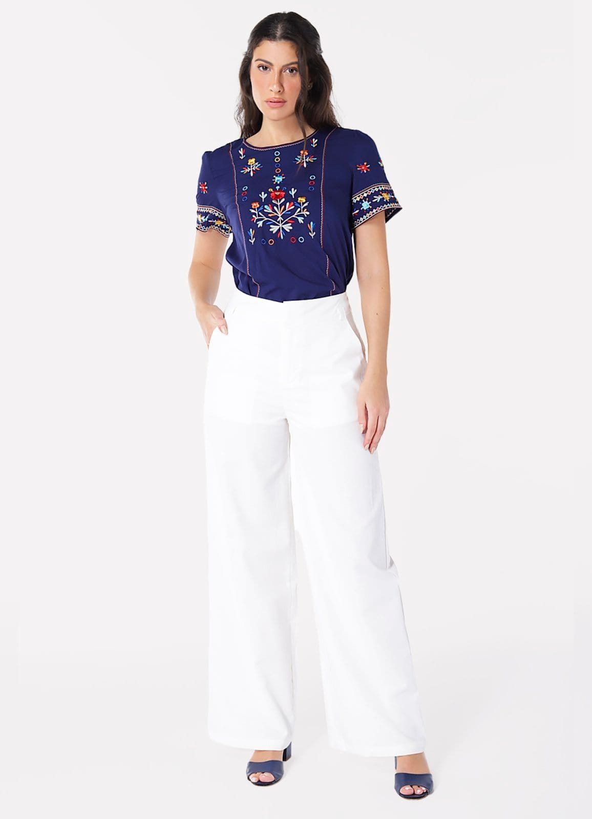 Vista 2 Calça de Linho Branca Pantalona Alfaiataria Feminina Sob SOB branco