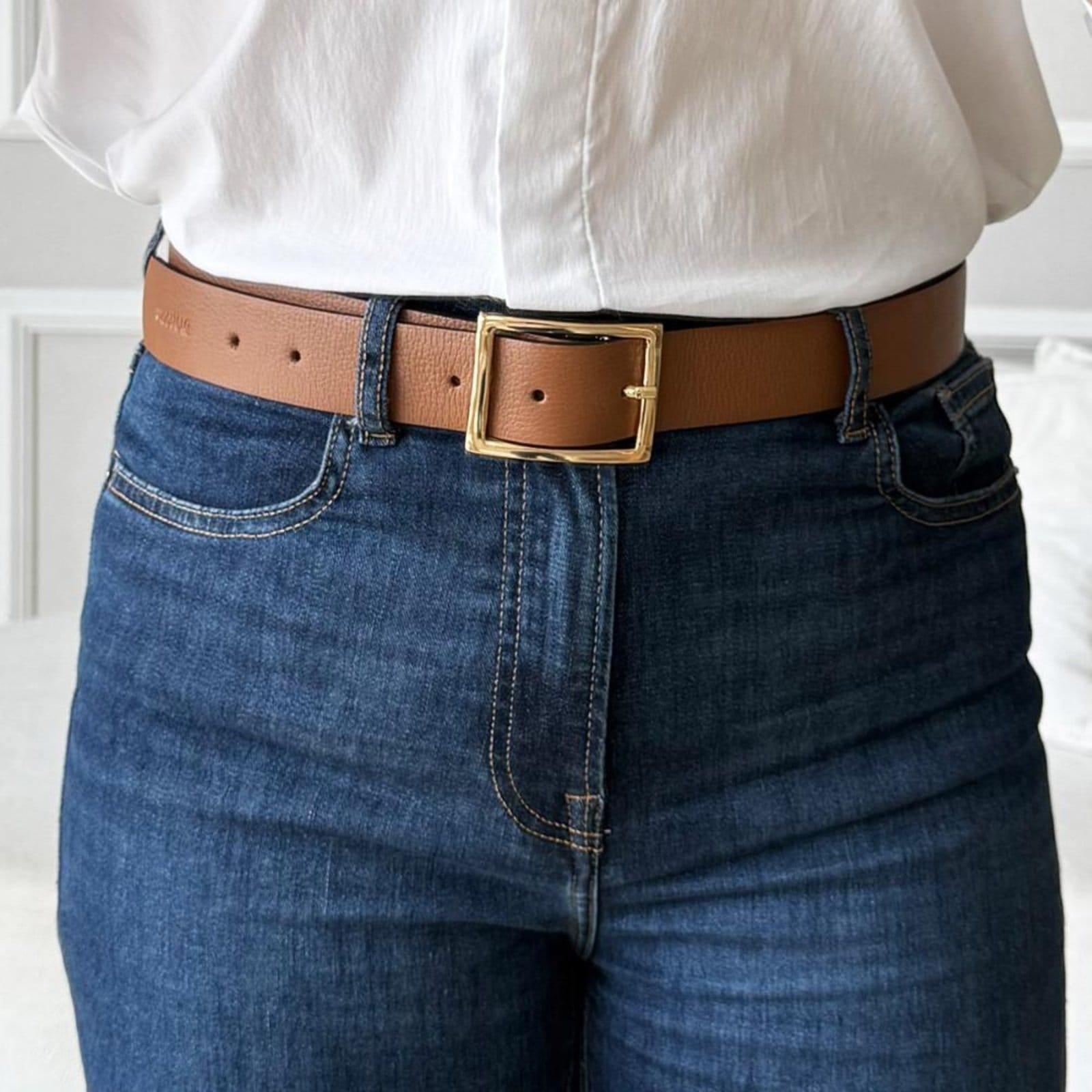 Vista 2 Nelly - Cinto Femino Couro Legítimo Fivela Dourada Damannu Shoes preto