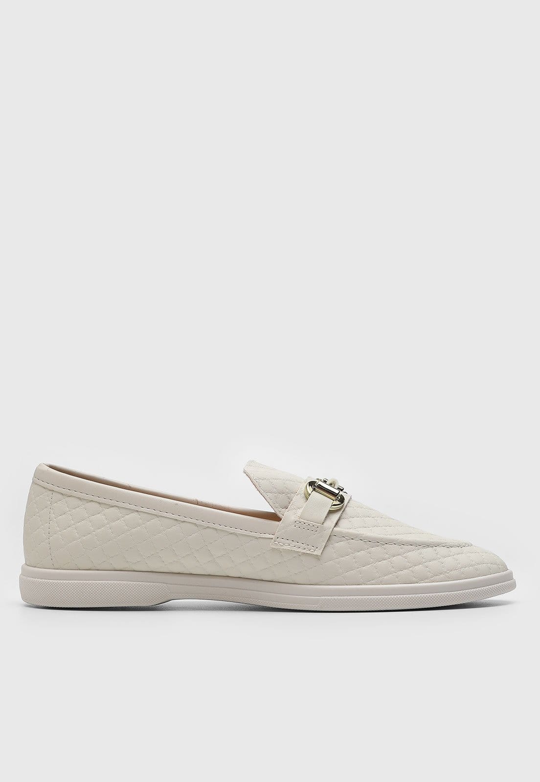 Vista 2 Mocassim Feminino Moleca Matelassê Fivela Off-White MOLECA off-white white