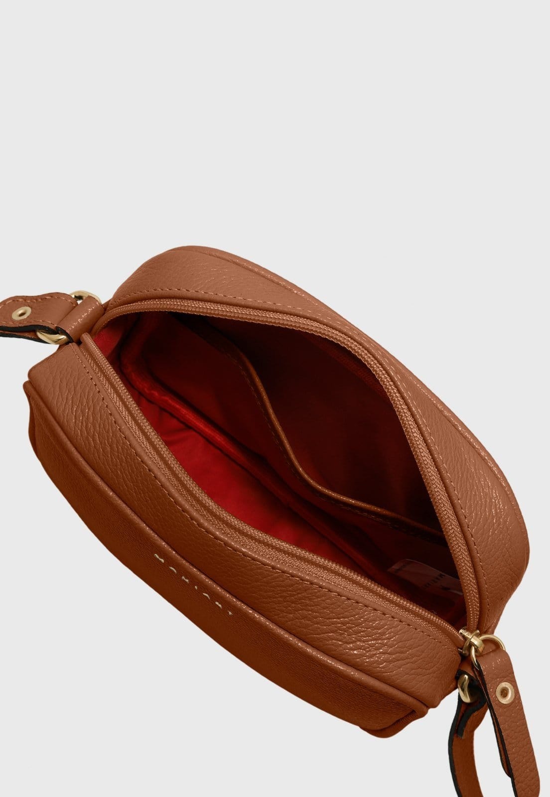 Vista 2 Bolsa Transversal Couro Mariart Mini Jeri Camel Mariart caramelo