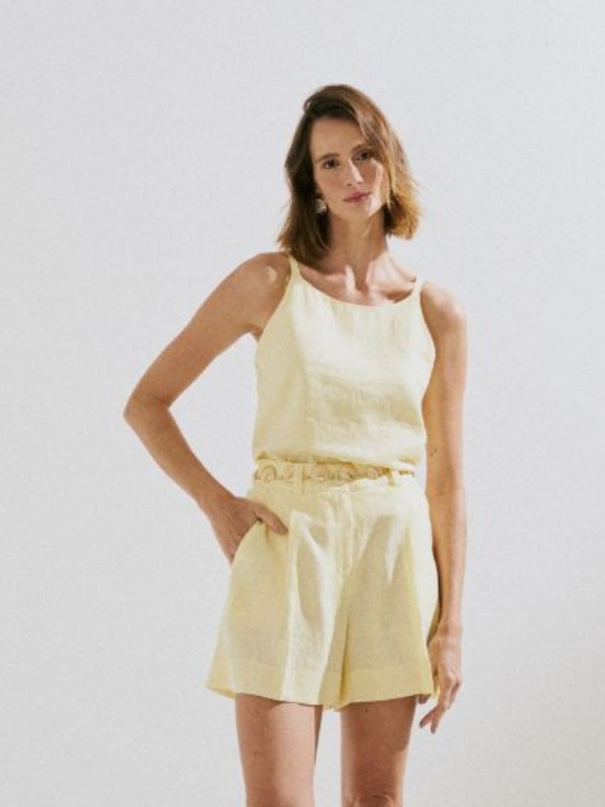 Shorts Via Lessa Milos em Linho Manteiga