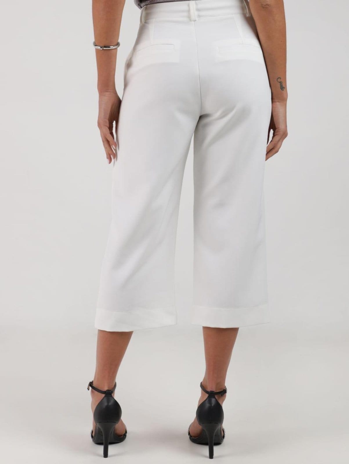 Vista 2 Calça Pantacourt Autentique Feminina OFF WHITE Autentique off-white white