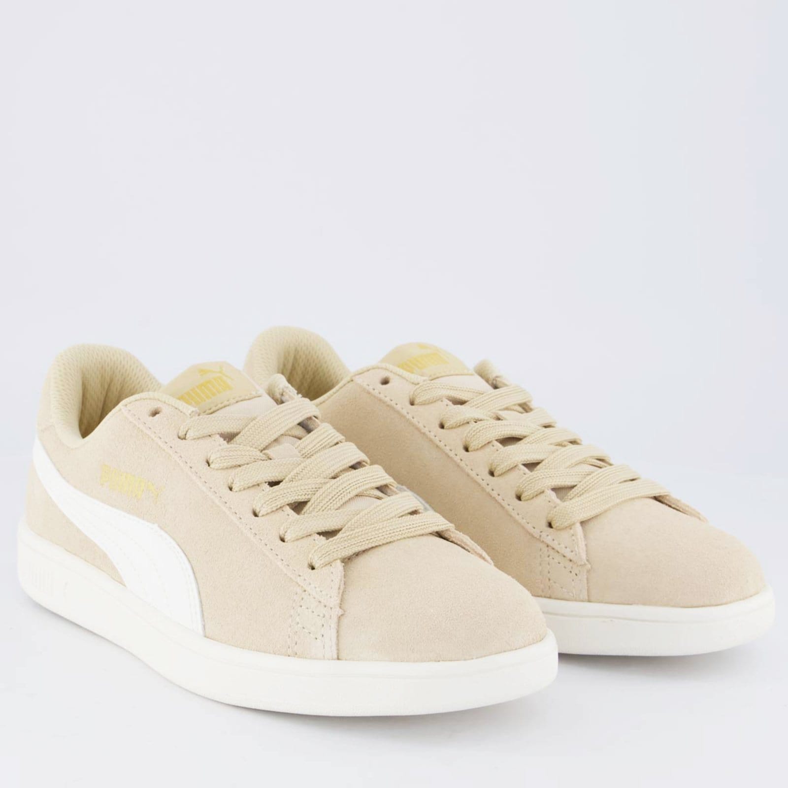 Vista 2 Tênis Puma Smash V3 BDP Feminino e Branco Puma bege