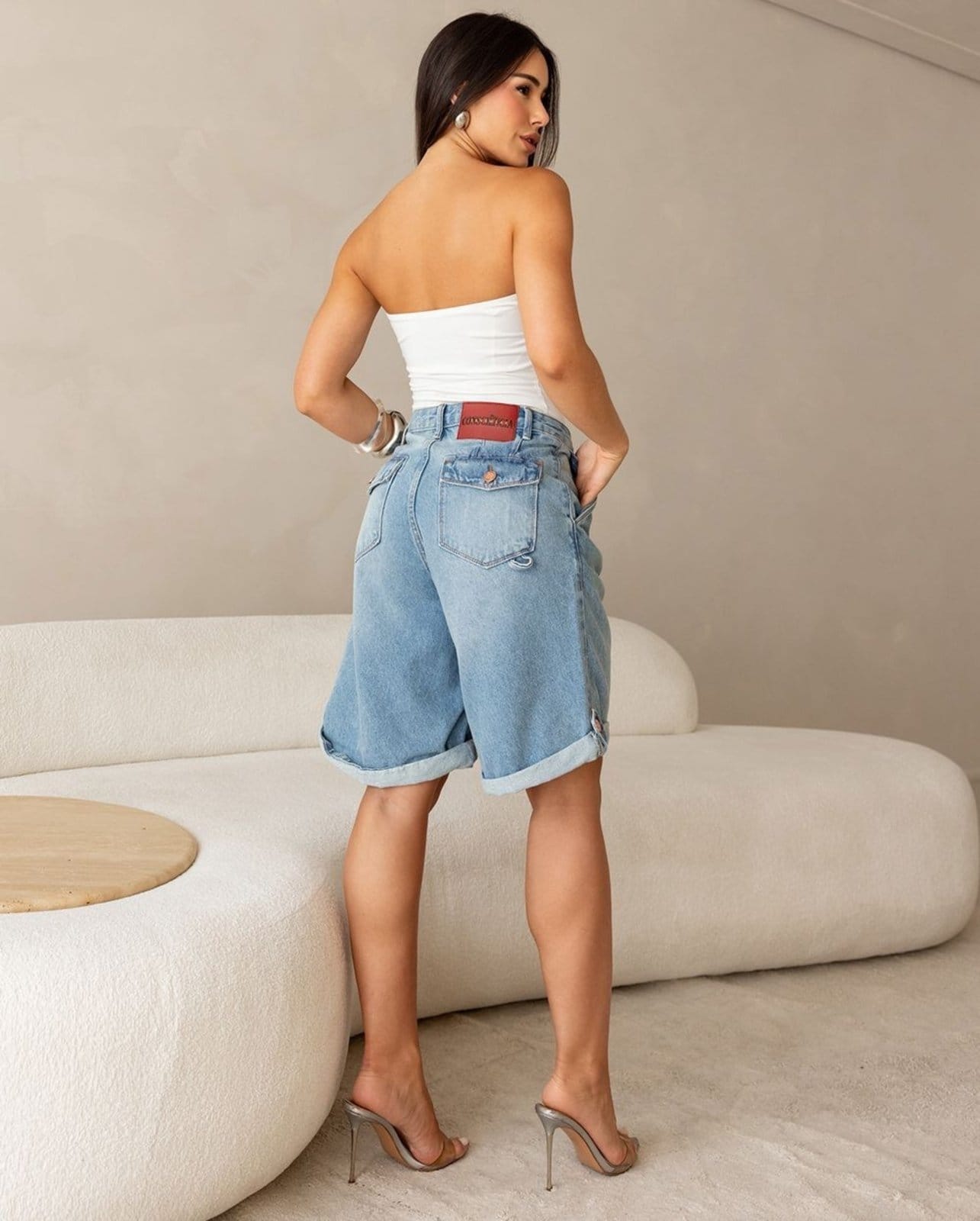 Vista 2 Jorts Feminino com Lapela 25148 Sky Claro Consciência jeans