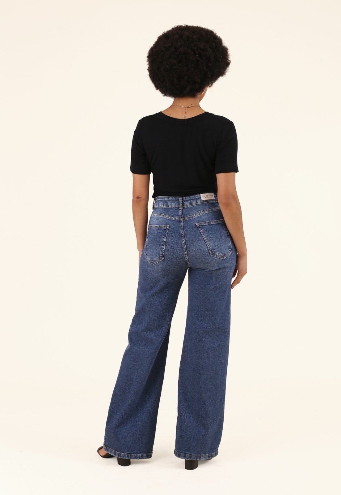Vista 2 Calça Wide Leg Pop Me Jeans Médio Pop Me azul