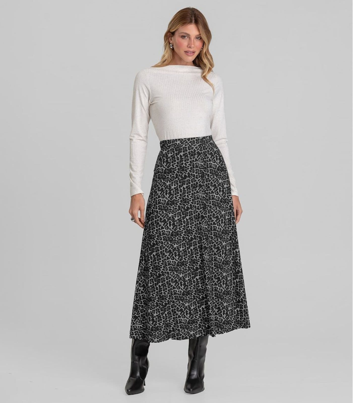 Saia Feminina Midi Evase Dianna