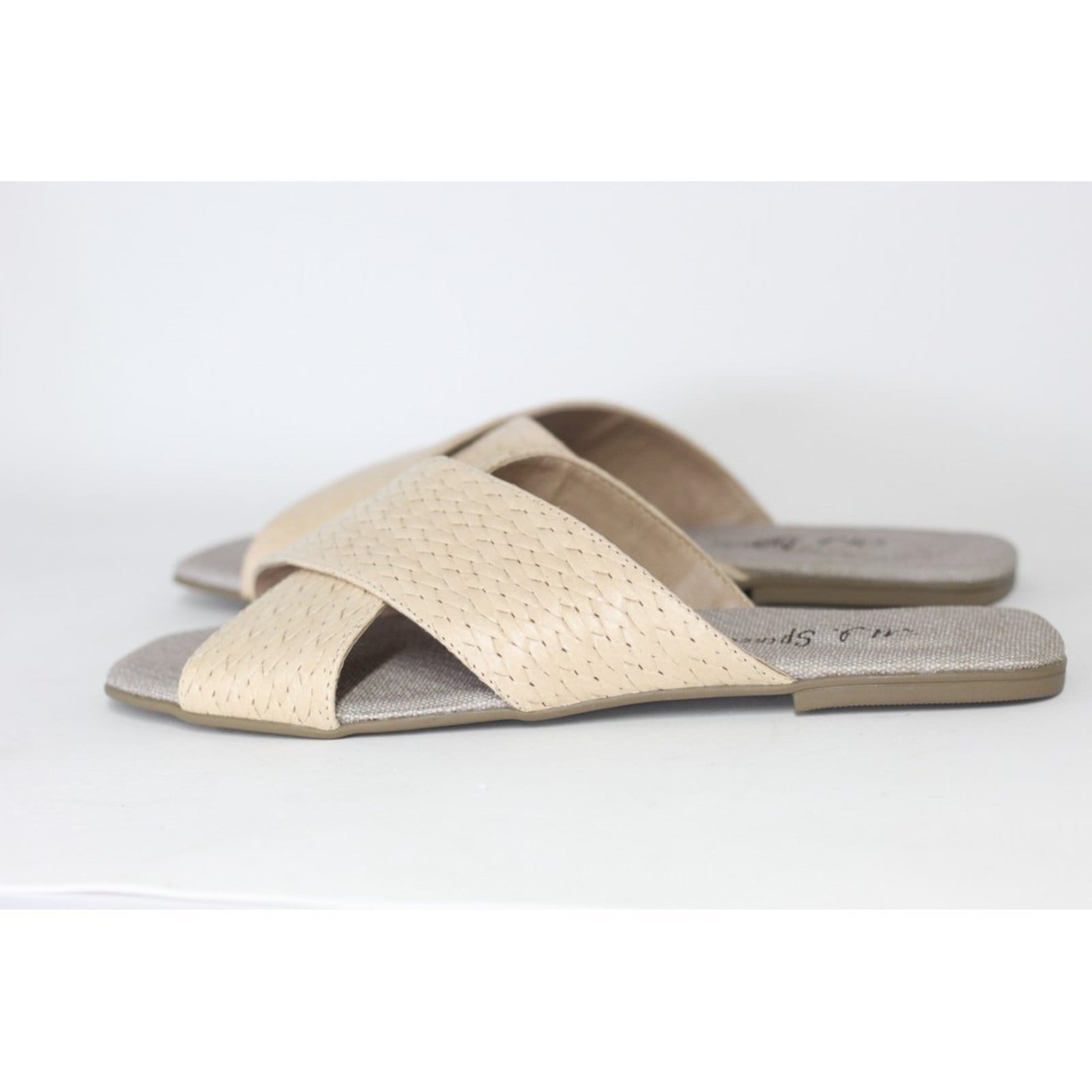 Vista 2 Chinelo Rasteirinha Tiras em Couro Creme Tricê Spinelli off-white