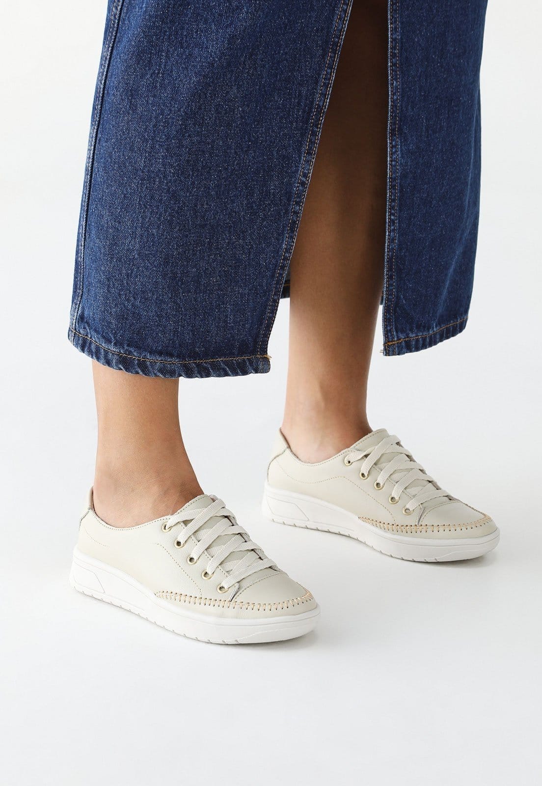 Tênis Casual Feminino Cadarço em Couro Bege Off-White