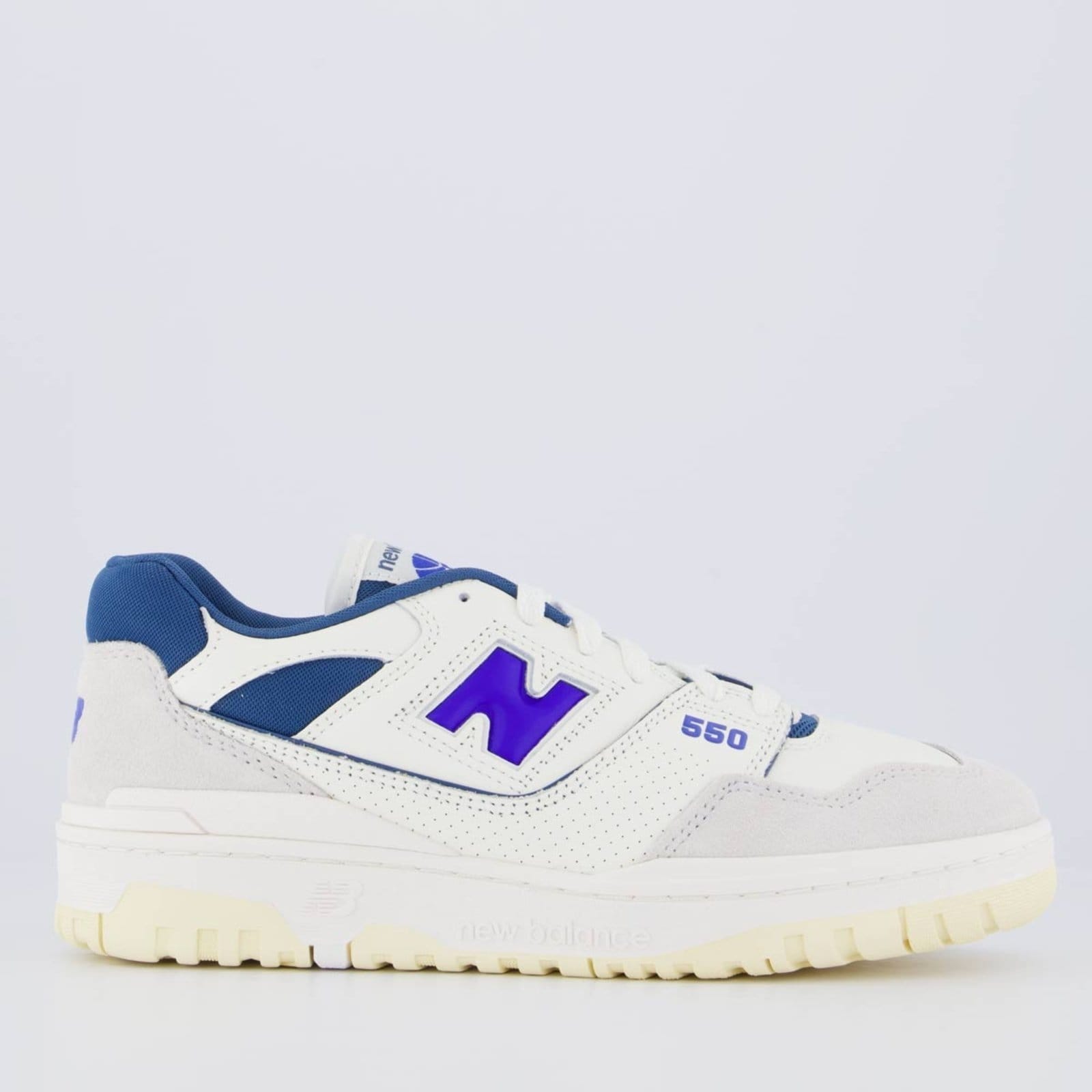 Tênis New Balance 550 Off White e Azul