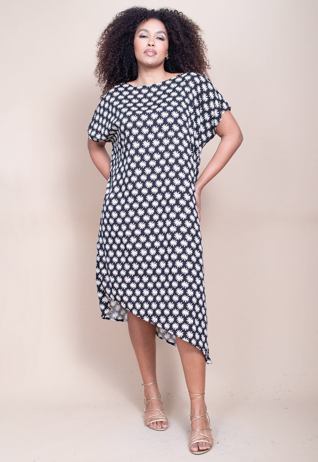 Vestido Cabanafree Midi Plano Estampa Encanto das Margaridas