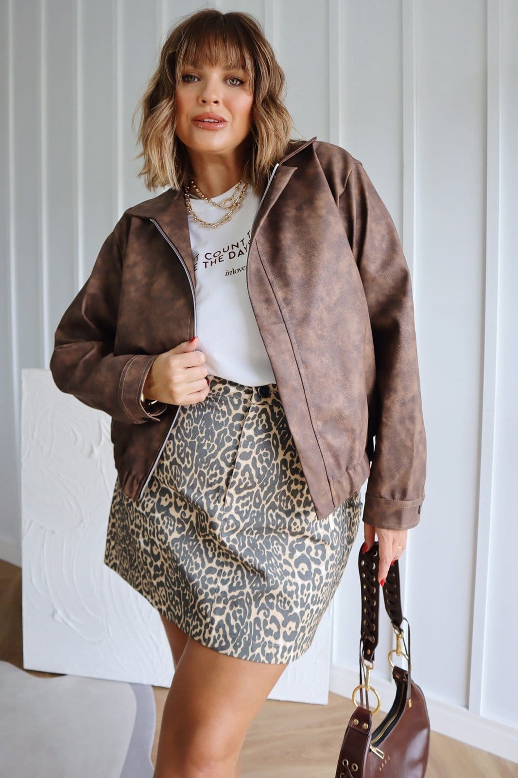 Vista 2 Saia In Love Curta Wild Onça In Love marrom/preto