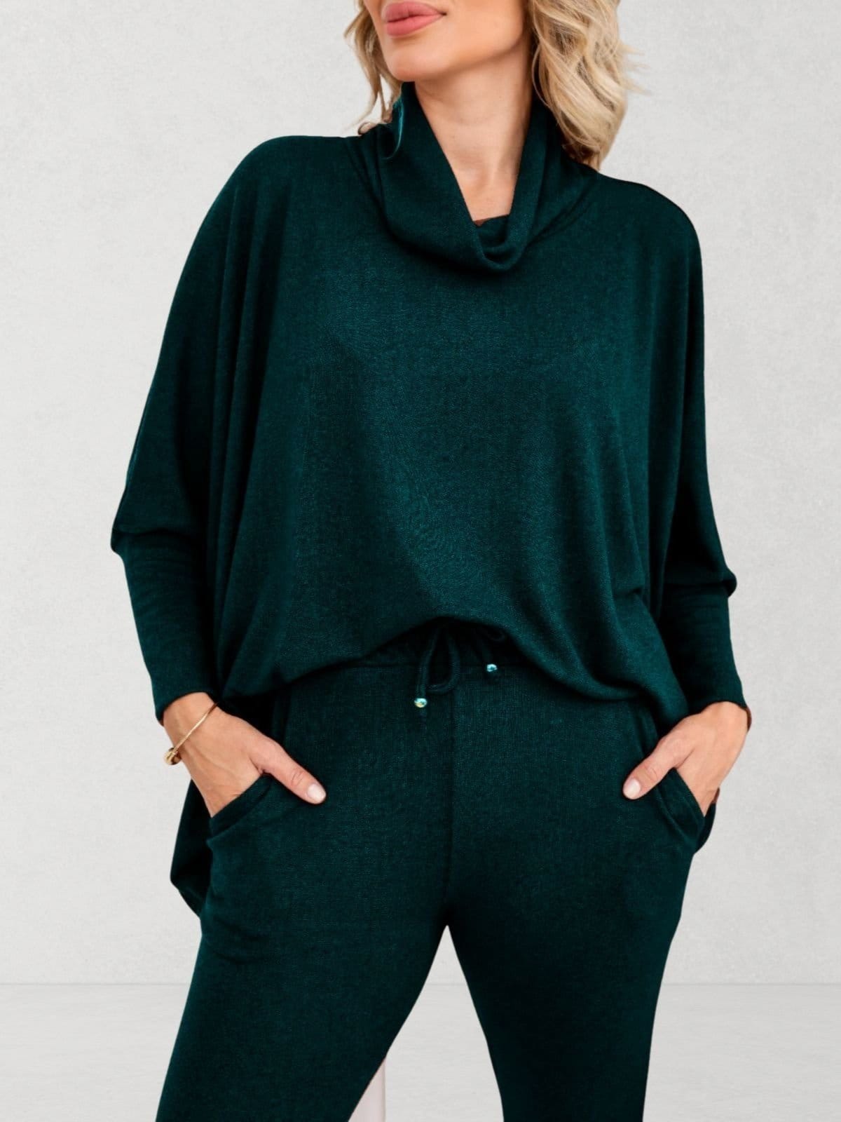 Vista 2 Conjunto Via Lessa Dublin em Malha Tricot Esmeralda Via Lessa verde