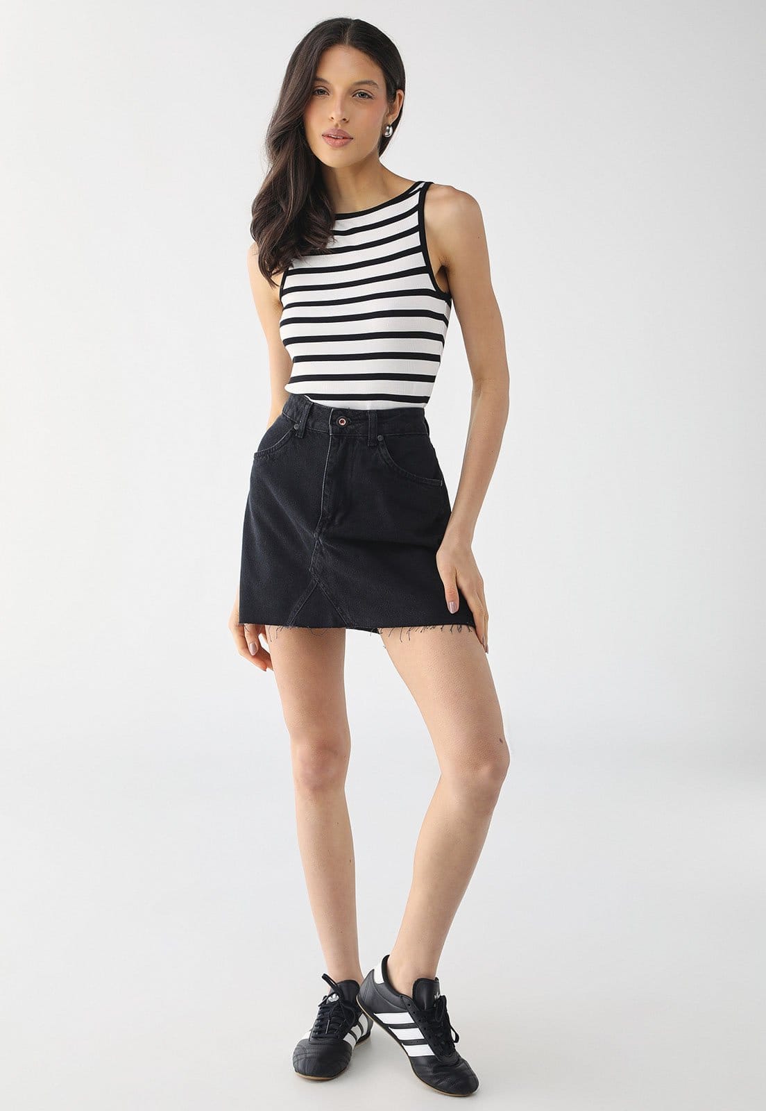 Vista 2 Saia Feminina Hang Loose Barra Desfiada Preta Hang Loose preto