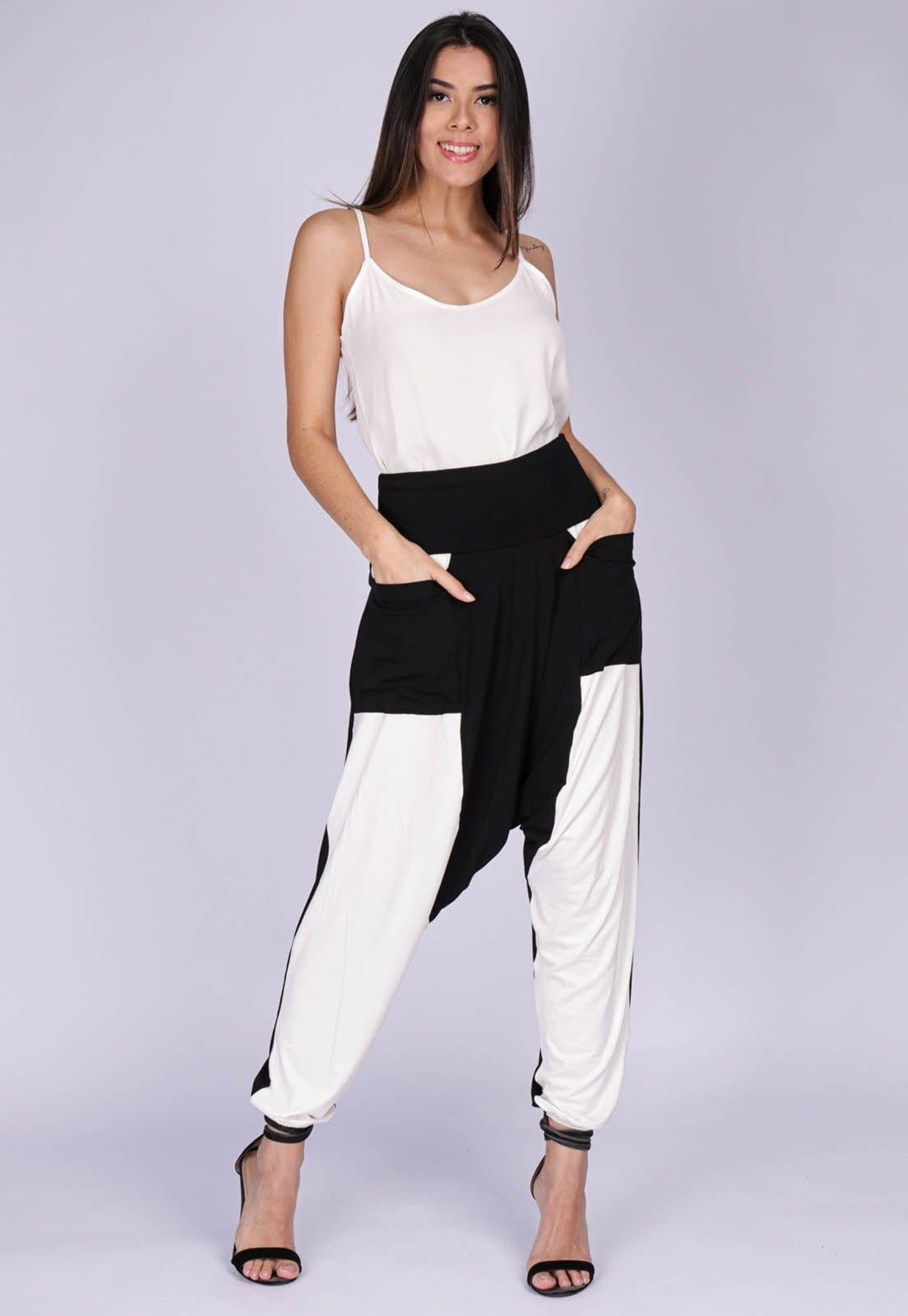 Calça Saruel Malha com Bolso na Frente Bicolor e Branco