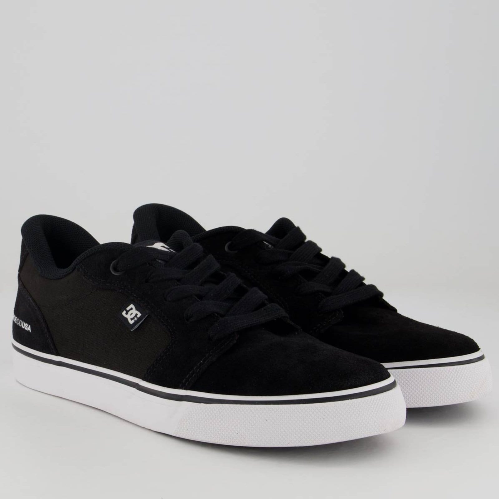 Vista 2 Tênis DC Anvil Blast e Branco DC Shoes preto