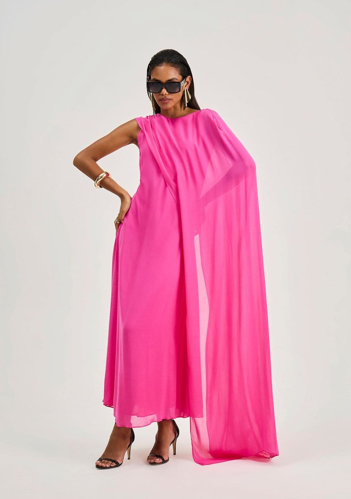 Vestido Iódice Ajustado Decote Careca Sem Manga Midi