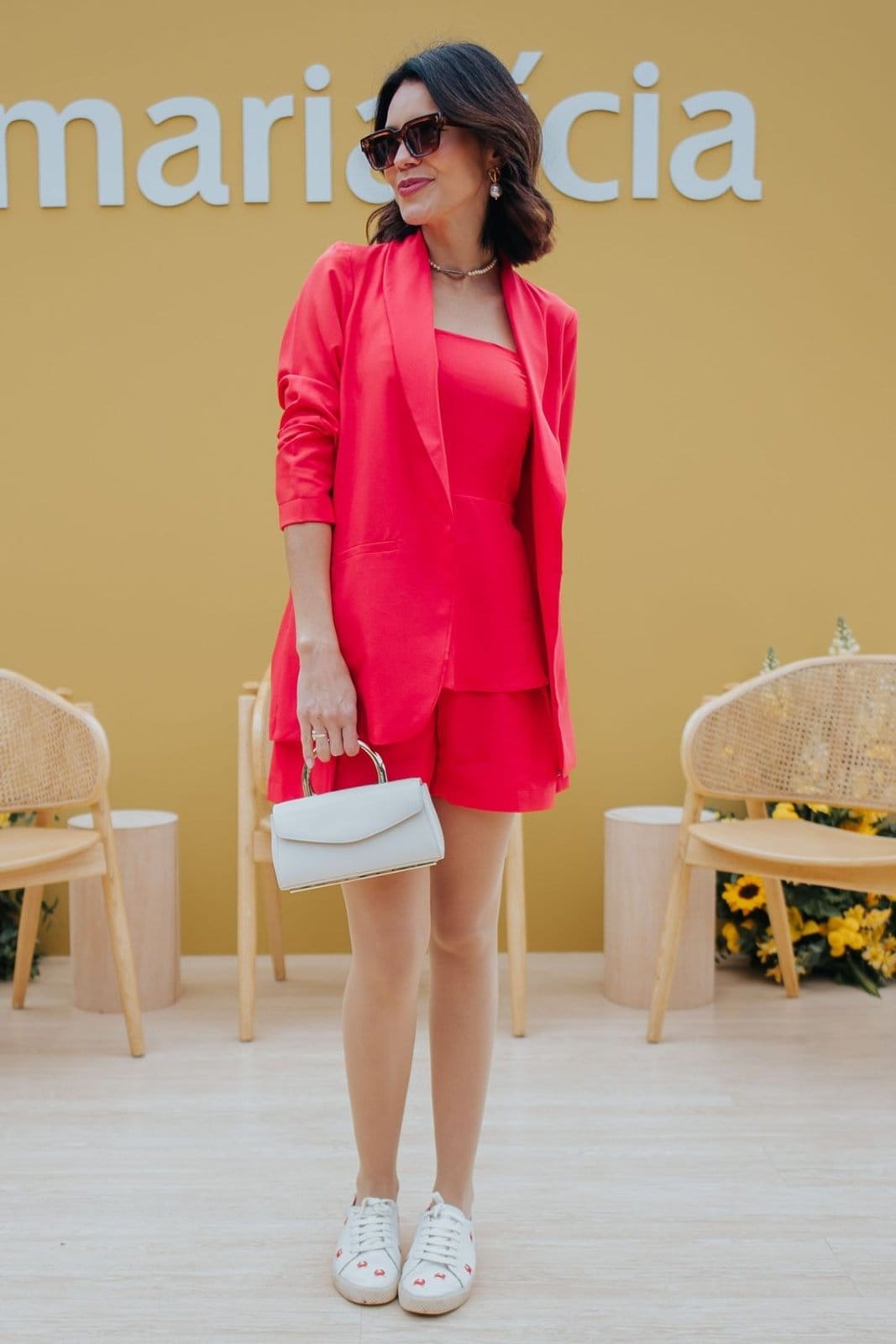 Vista 2 Short Feminino Alfaiataria Com Zíper Marialícia Marialícia vermelho